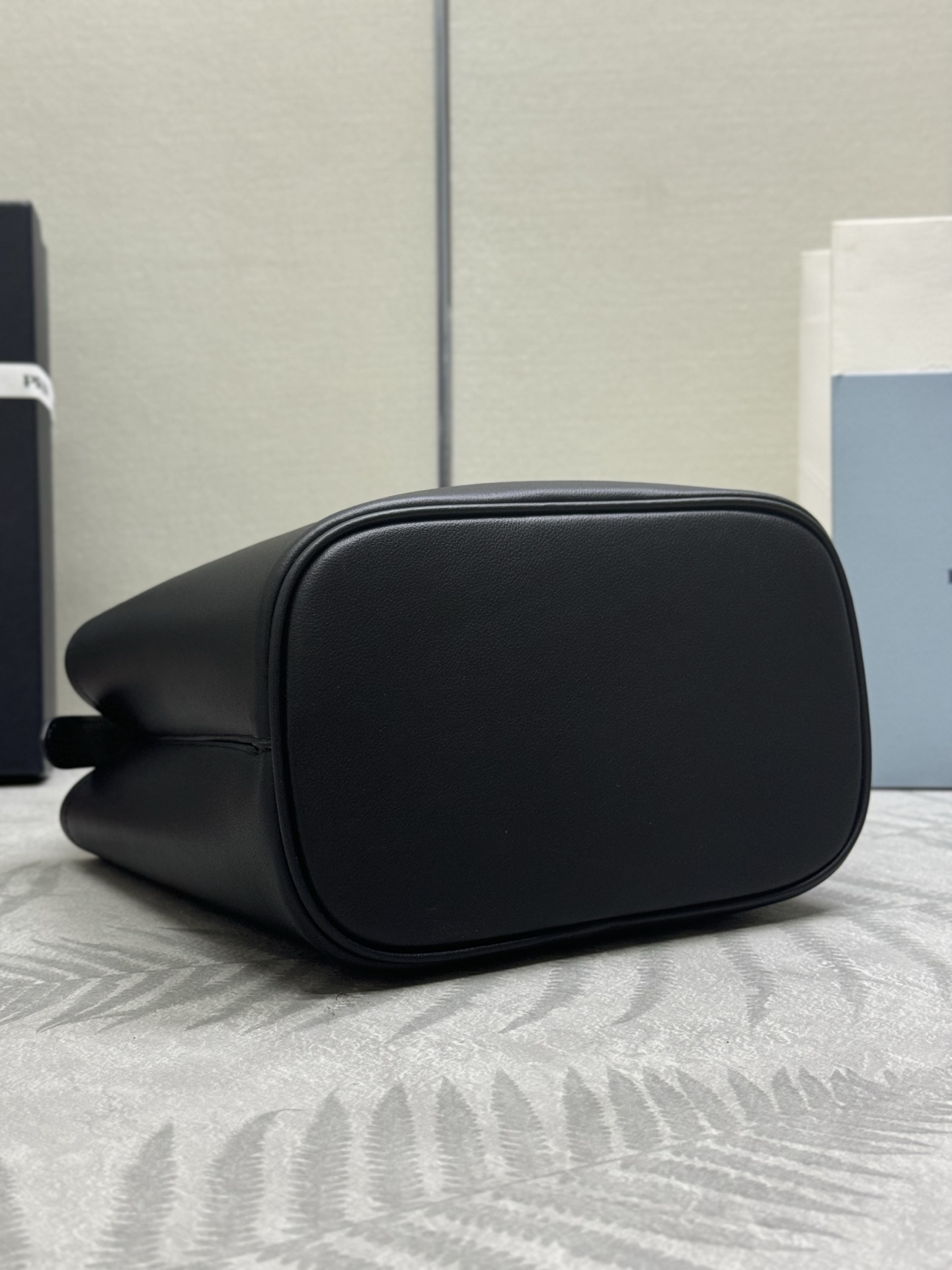 爆買いで大得価のプラダバッグ ショルダー偽物 ハンドバッグ 牛革 レザー 1BE080 ブラック_3