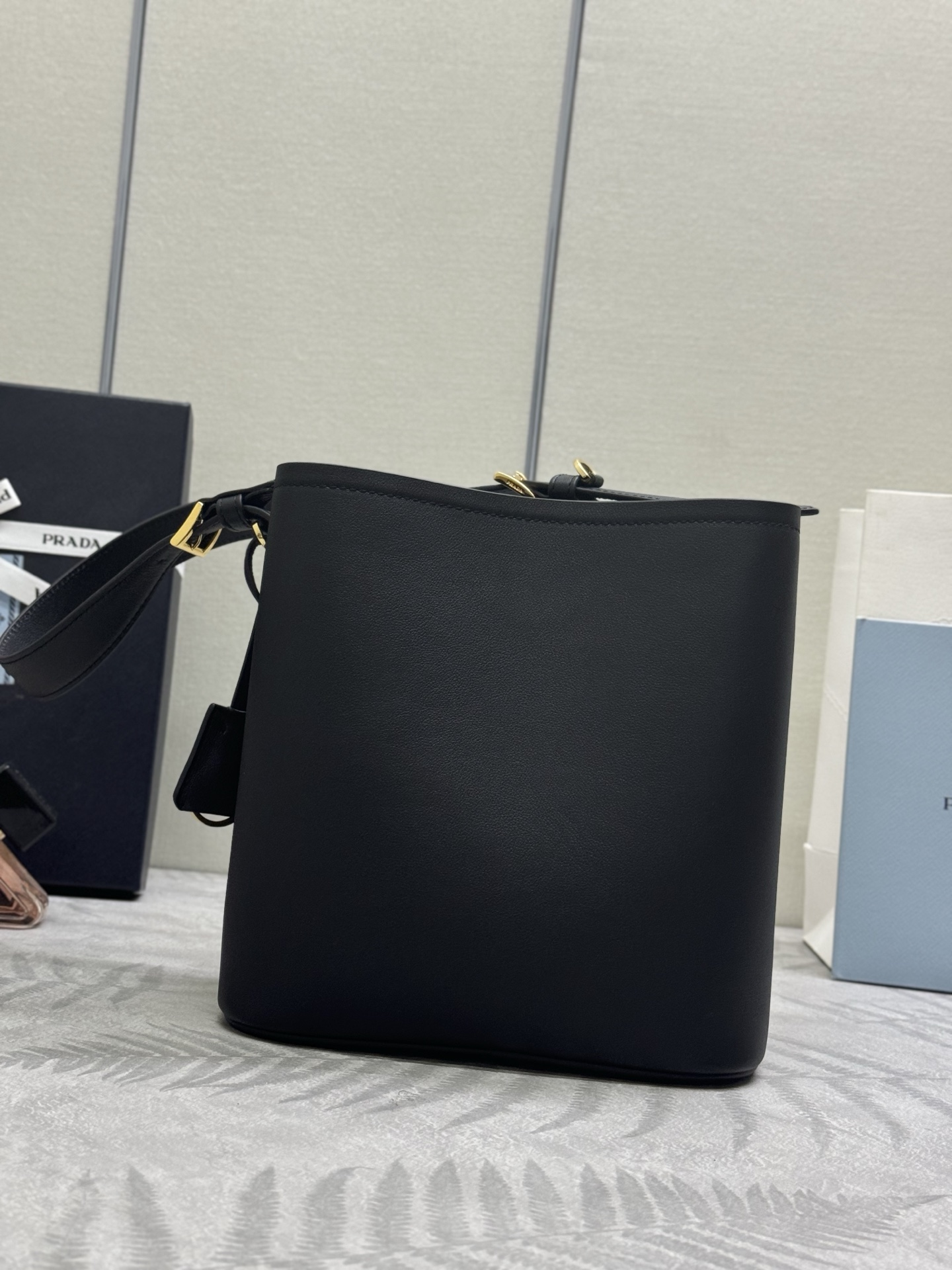 爆買いで大得価のプラダバッグ ショルダー偽物 ハンドバッグ 牛革 レザー 1BE080 ブラック_5