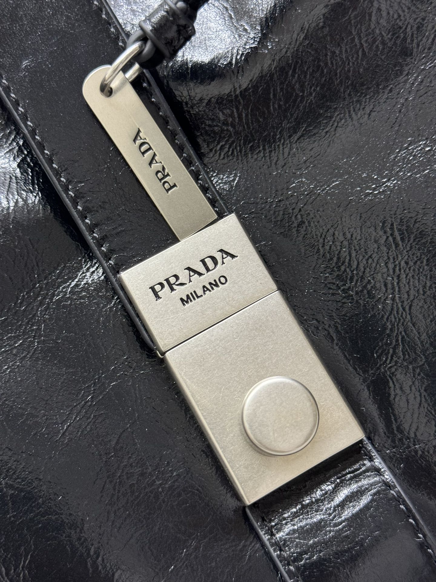お買い得品 プラダ スタッズバッグコピー ハンドバッグ 牛革 レザー 1BG570 ブラック_9