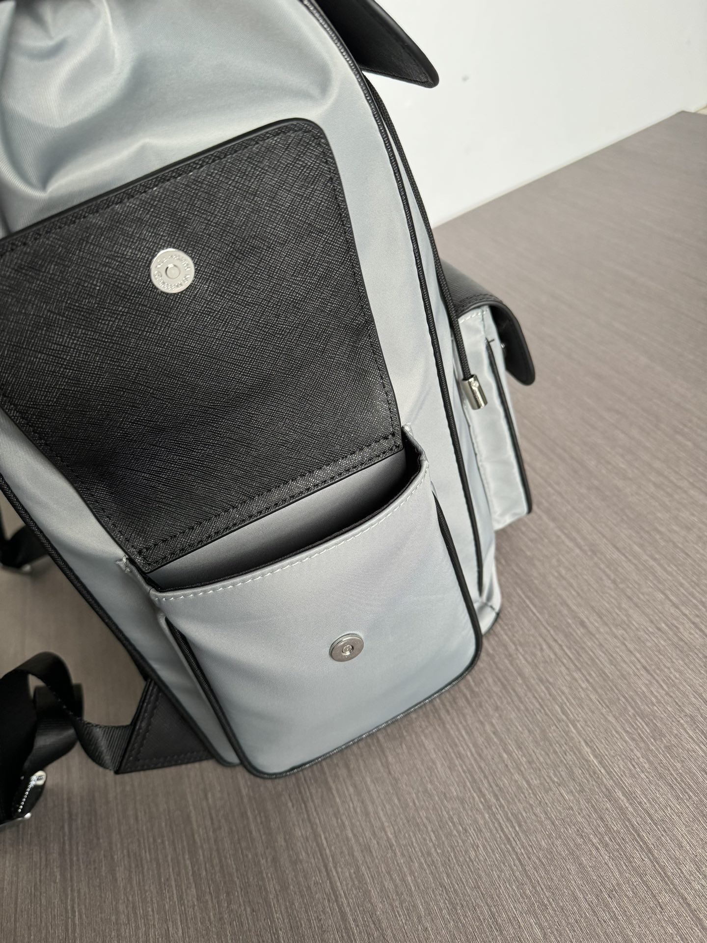 プラダ バッグ 正規品偽物 大容量 バックバッグ 牛革 レザー 8457-6 グレー_3