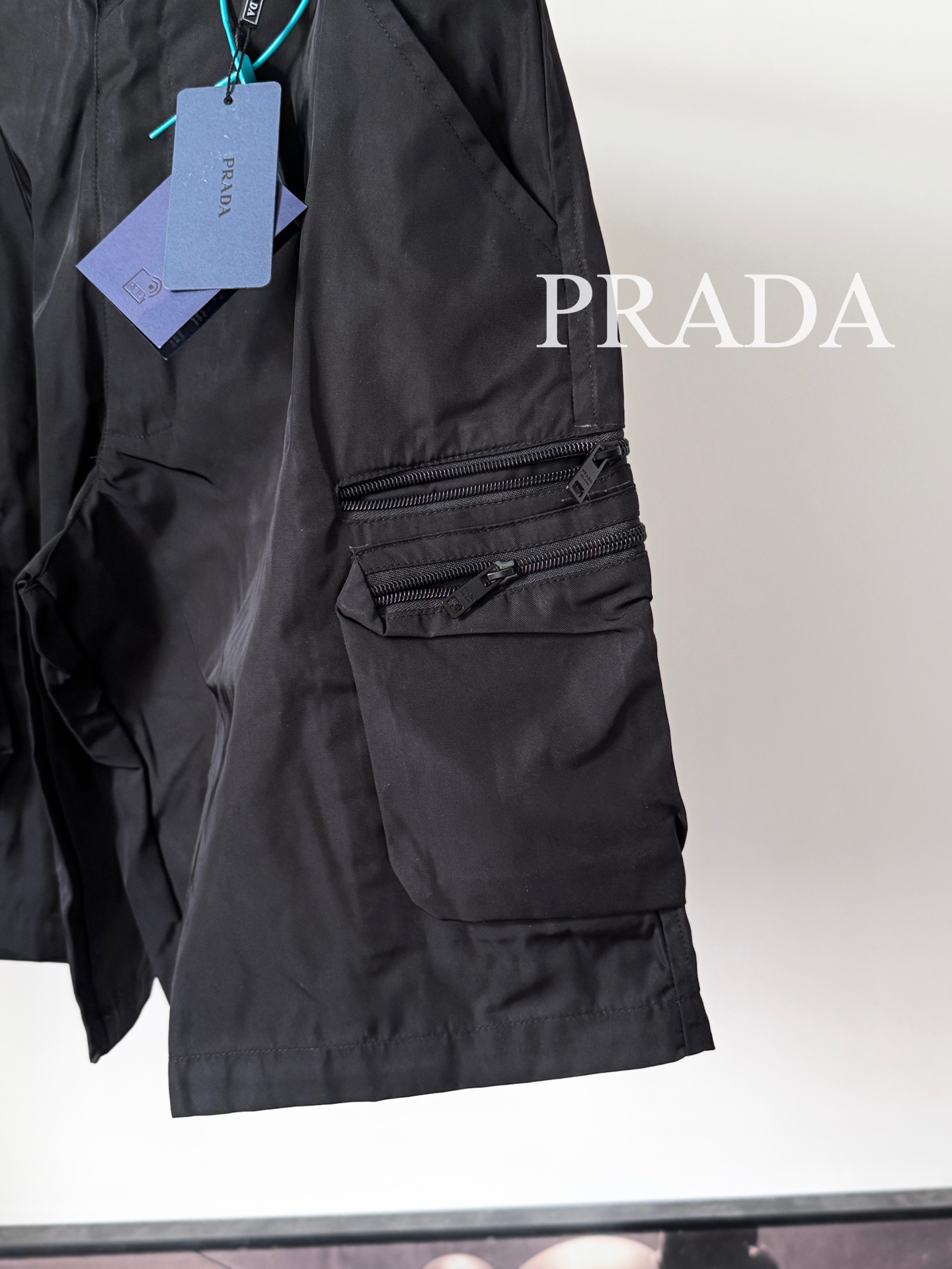 prada パンツコピー ショットパンツ ナイロン 夏新作 ポケット付き ゆったり ブラック_3