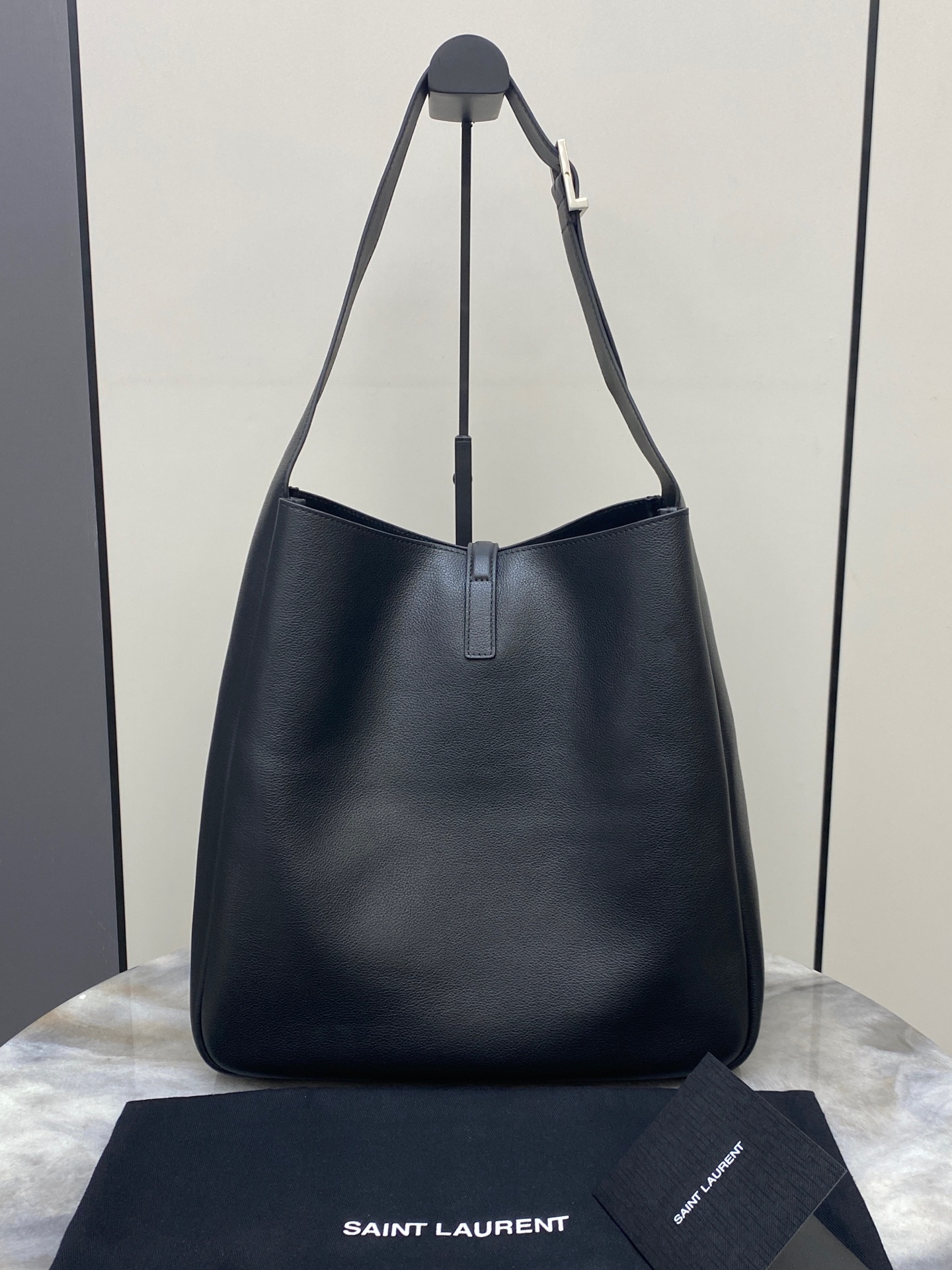 爆買いで大得価のイブ サン ローラン ハンドバッグスーパーコピー 優雅 高品質 753837 ブラック_1