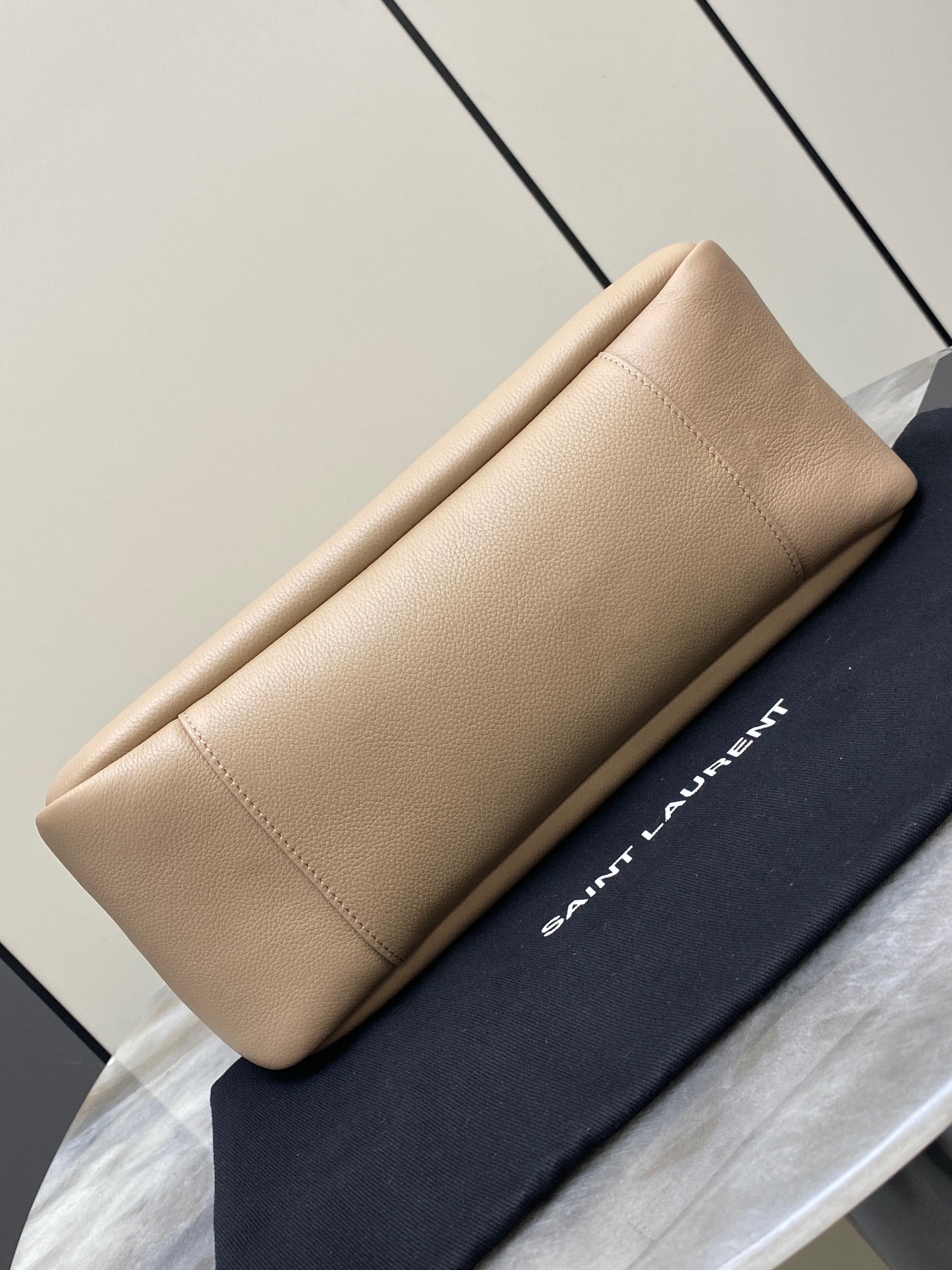 爆買いで大得価のサン ローラン ミニ バック偽物 優雅 高品質 753837 杏色_4