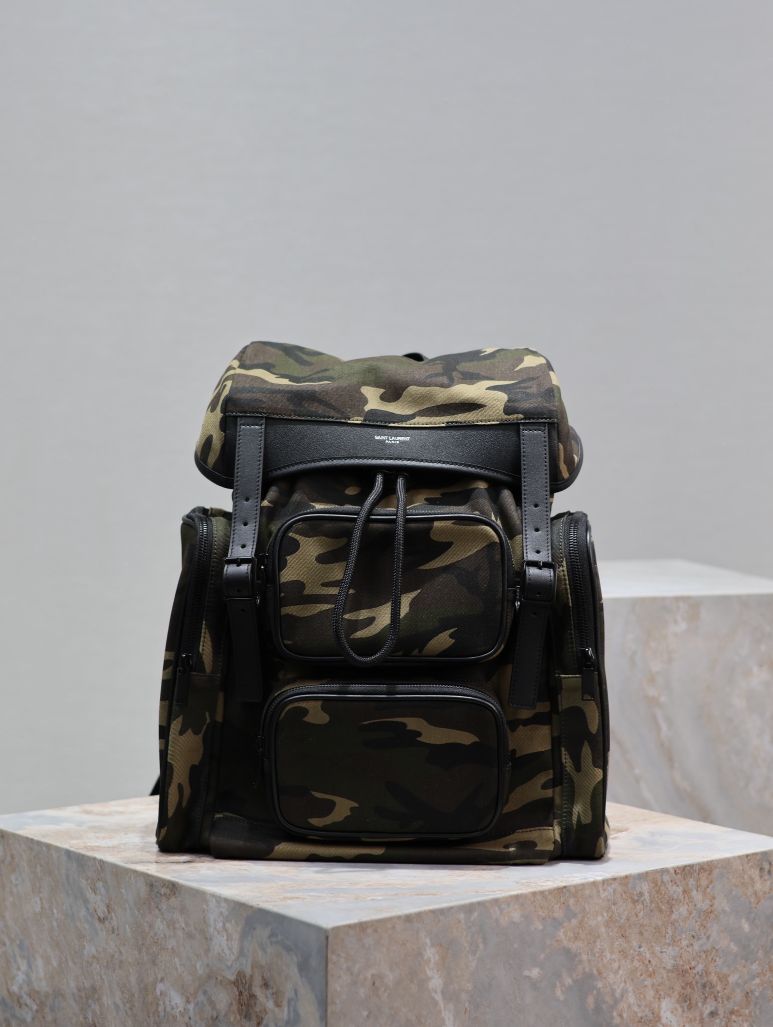 イブ サン ローラン バッグ メンズコピー登山 バックバッグ レザー 本革 437110 グリーン_1