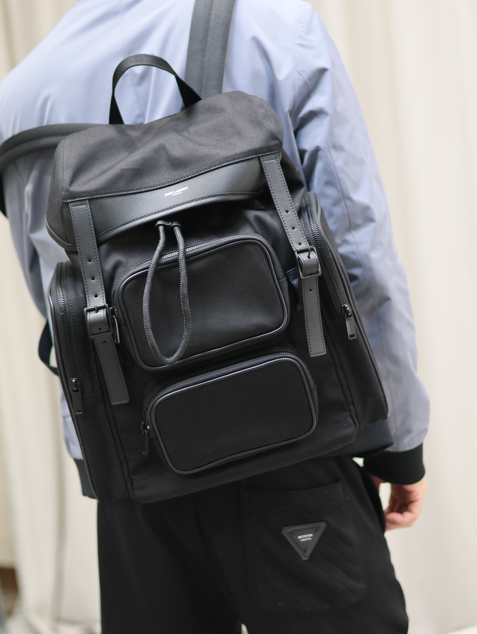 リヴゴーシュ サン ローランスーパーコピー 登山 バックバッグ レザー 本革 437110 ブラック_1