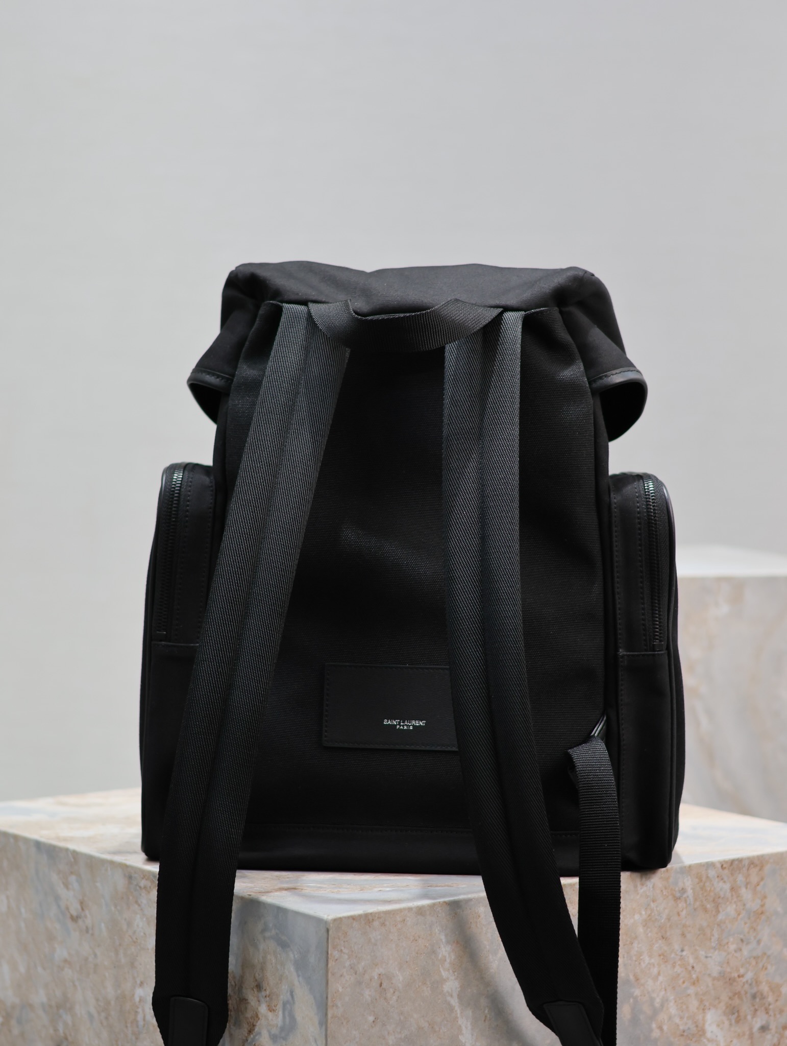リヴゴーシュ サン ローランスーパーコピー 登山 バックバッグ レザー 本革 437110 ブラック_5