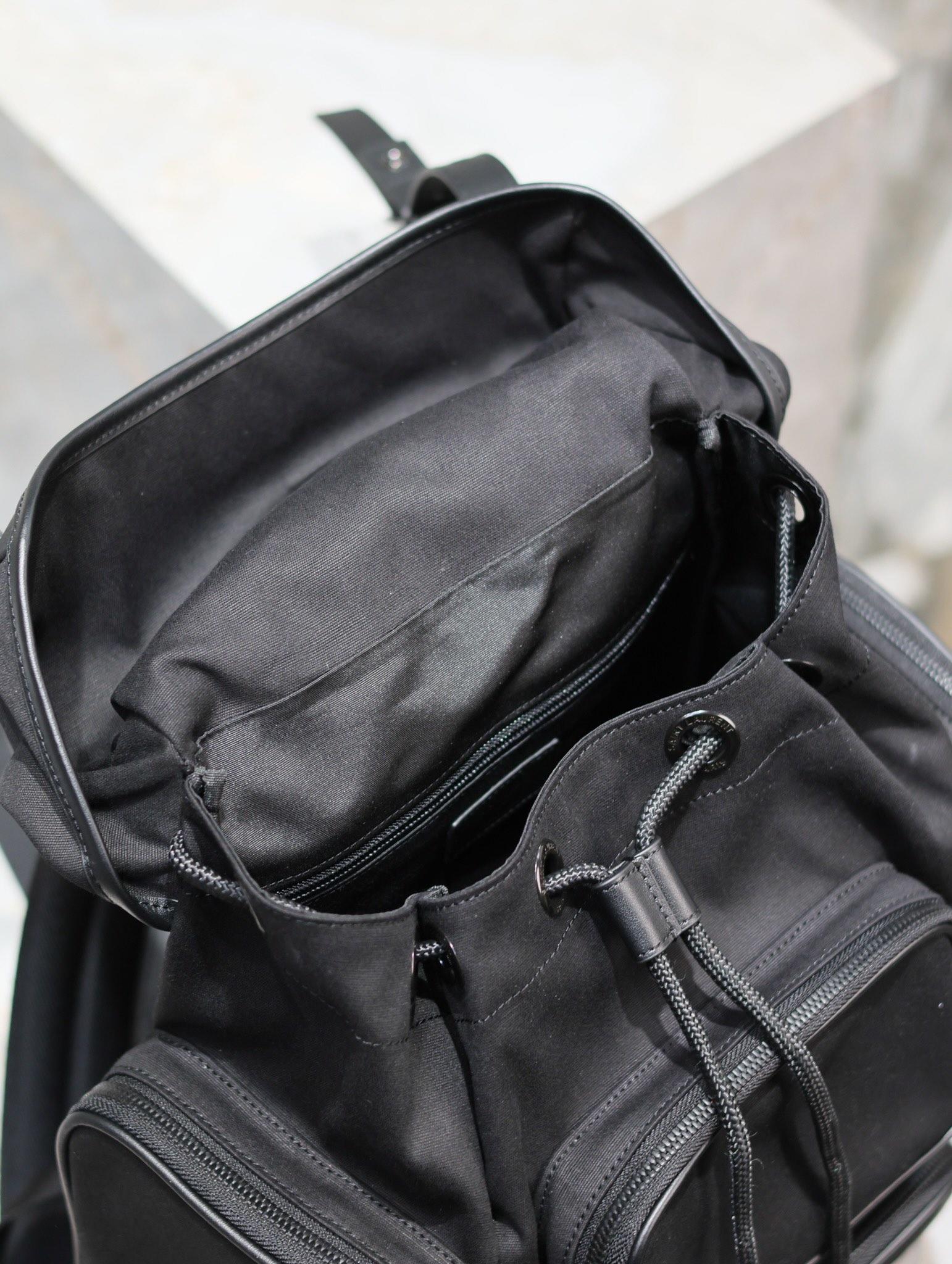 リヴゴーシュ サン ローランスーパーコピー 登山 バックバッグ レザー 本革 437110 ブラック_7