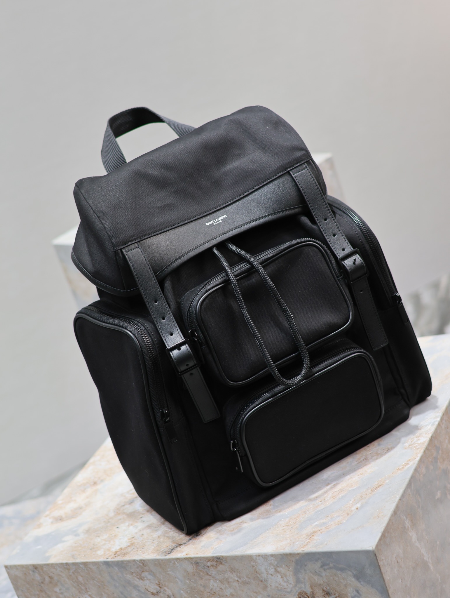 リヴゴーシュ サン ローランスーパーコピー 登山 バックバッグ レザー 本革 437110 ブラック_9