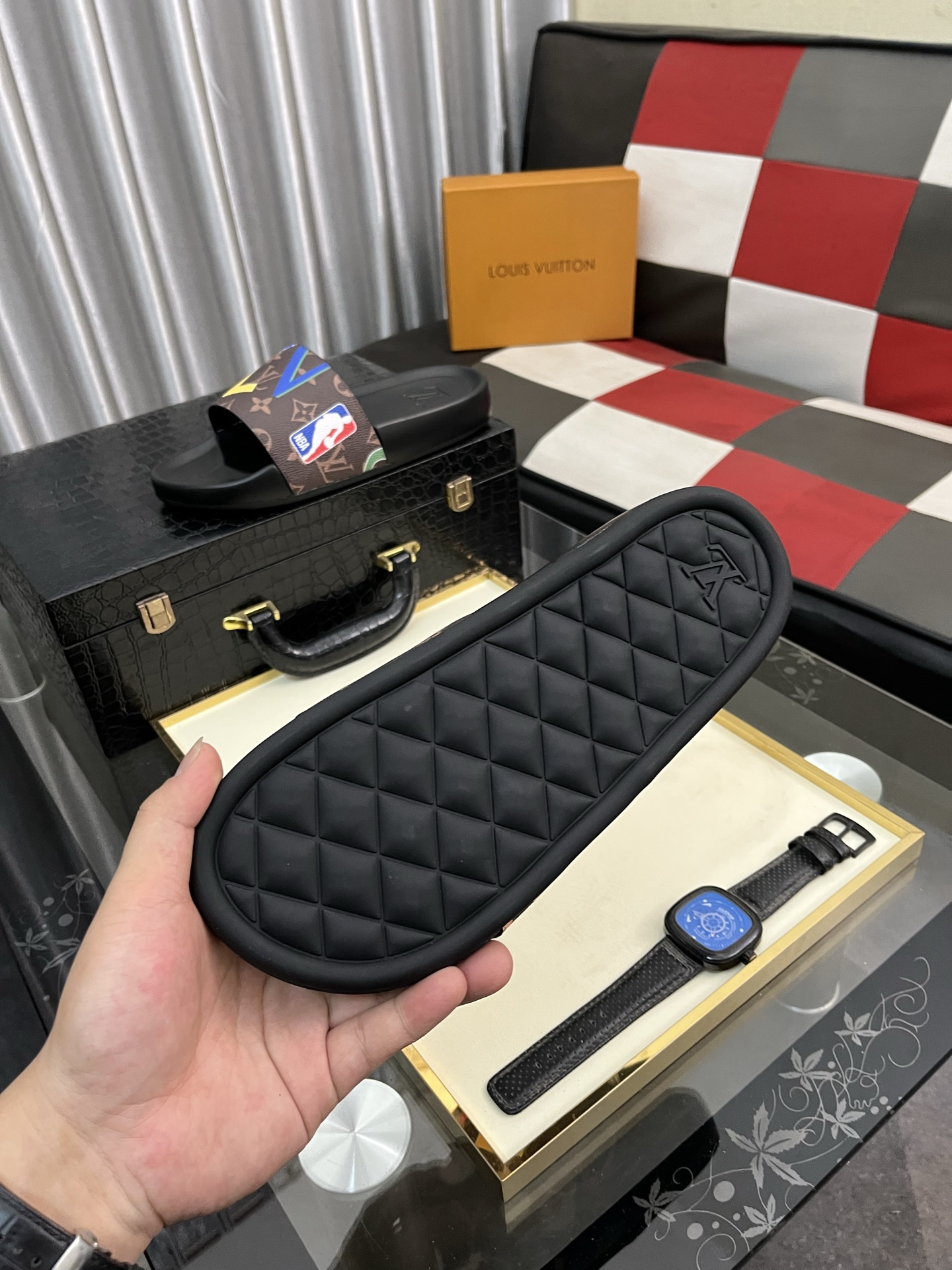 ヴィトン サンダル 厚底スーパーコピー シンプル 上質 ゆったり スリッパ ハンサム ブラック_9