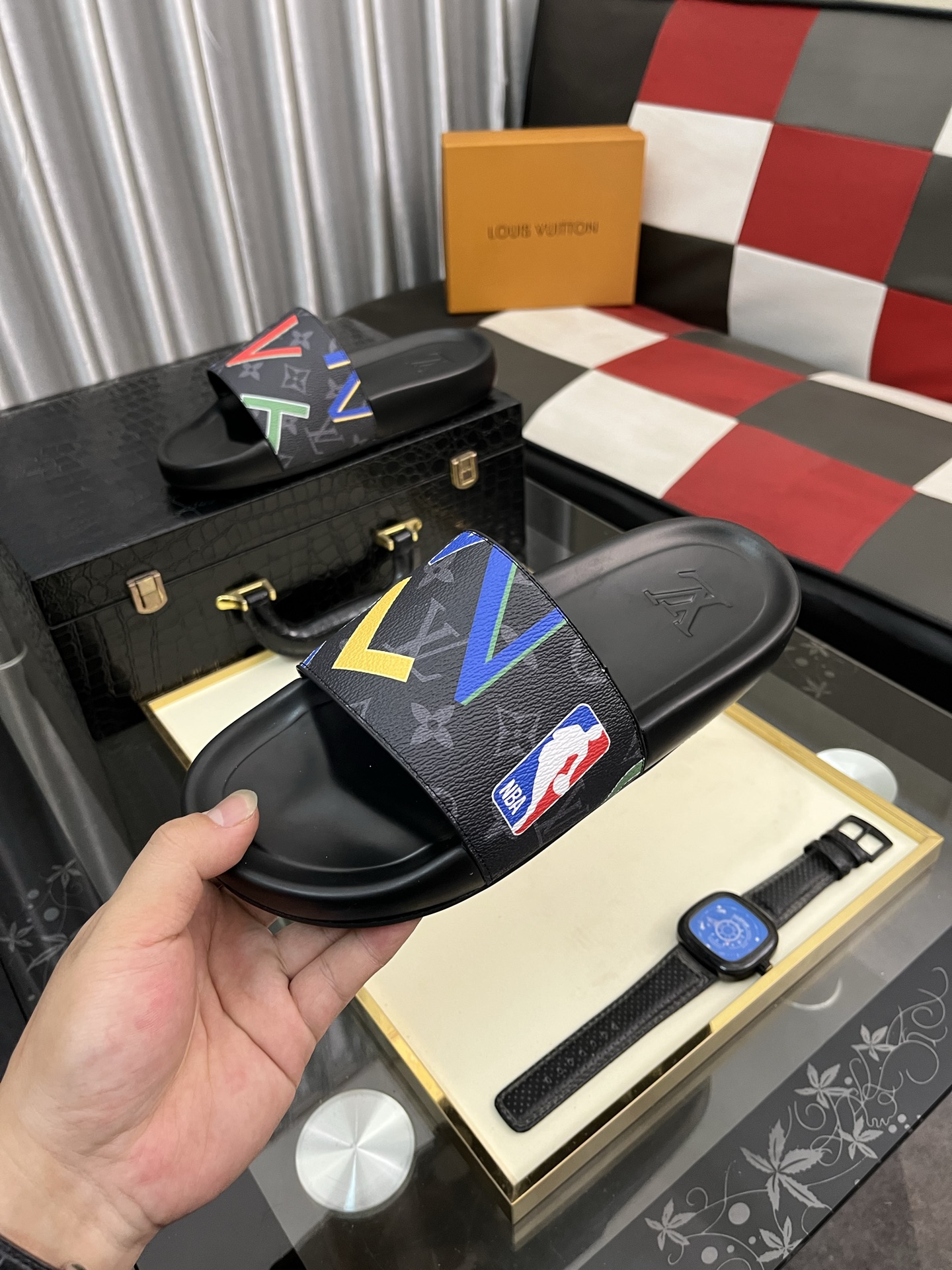 お得品‼ ルイヴィトン サンダル サイズ偽物 シンプル ゆったり スリッパ ハンサム ブラック_4
