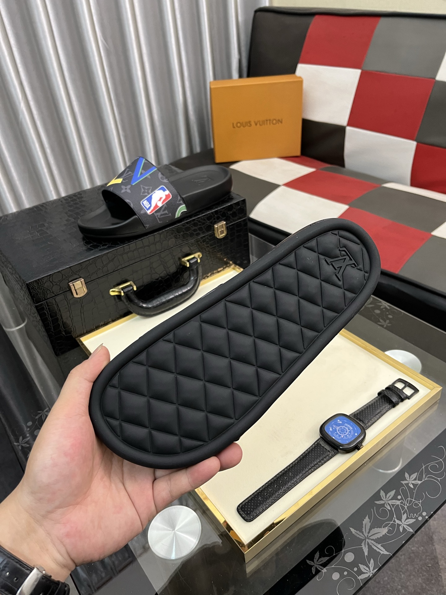 お得品‼ ルイヴィトン サンダル サイズ偽物 シンプル ゆったり スリッパ ハンサム ブラック_8