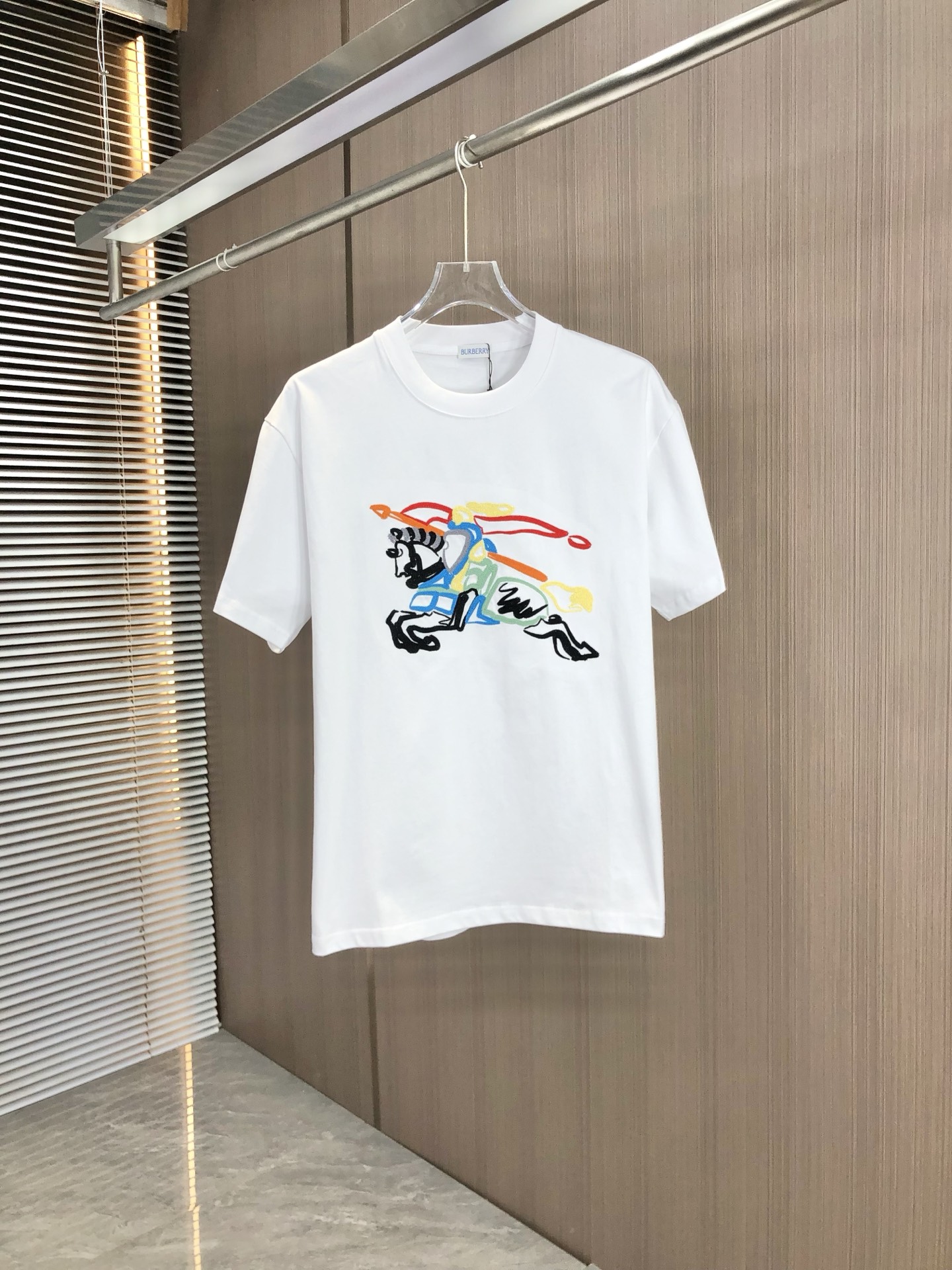 高級感溢れる バーバリー t シャツ 値段スーパーコピー 純綿 トップス 短袖 男女兼用 ホワイト_1