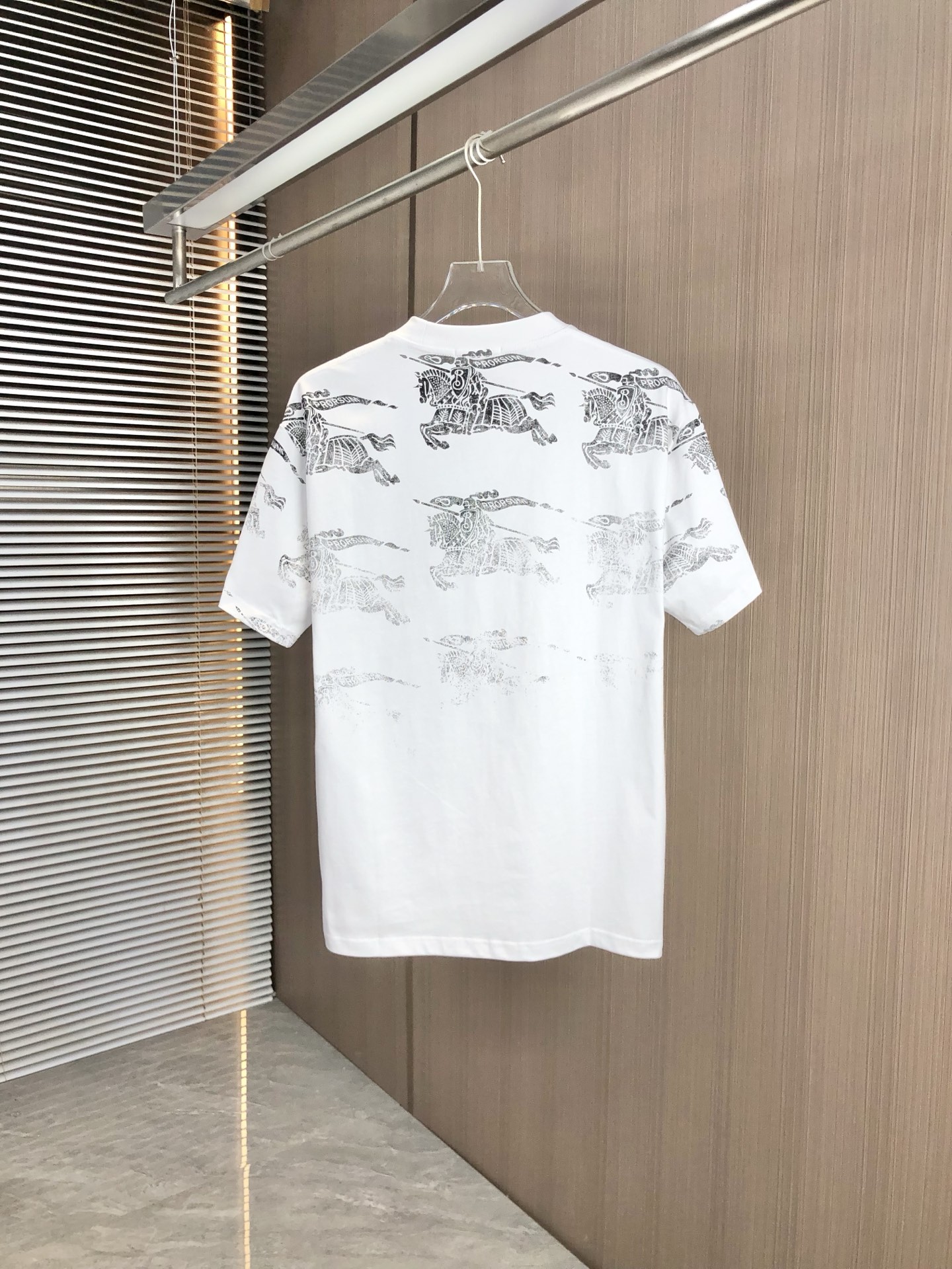 バーバリー t シャツ 楽天コピー シンプル 純綿 触り心地が良い トップス 短袖 プリント ホワイト_2