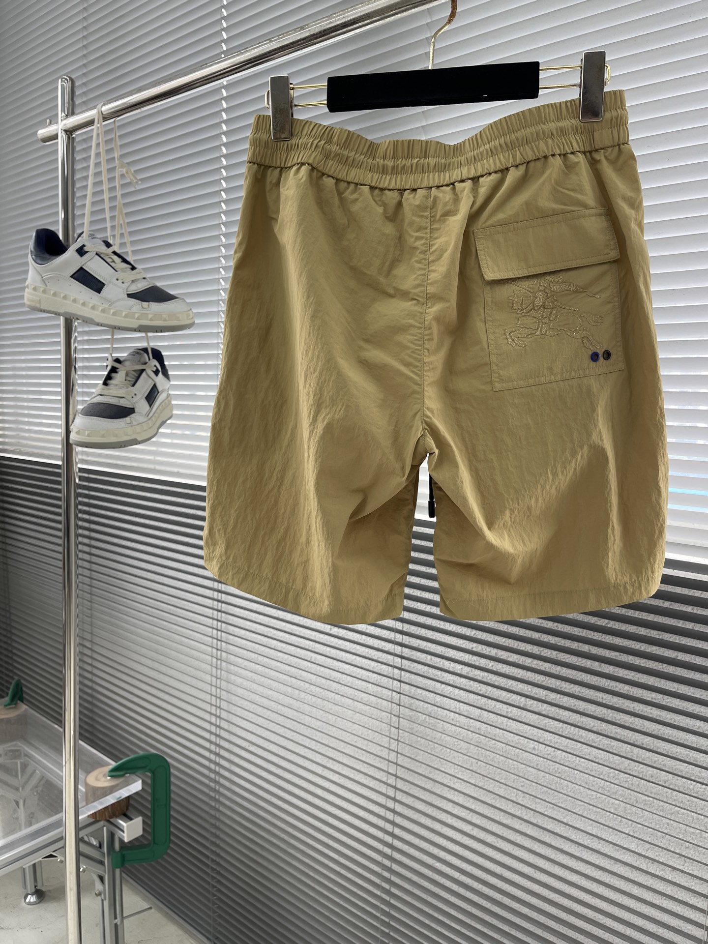 お買い得なバーバリー ブルー レーベル ズボンスーパーコピー ショットパンツ 夏新作 ズボン イエロー_2