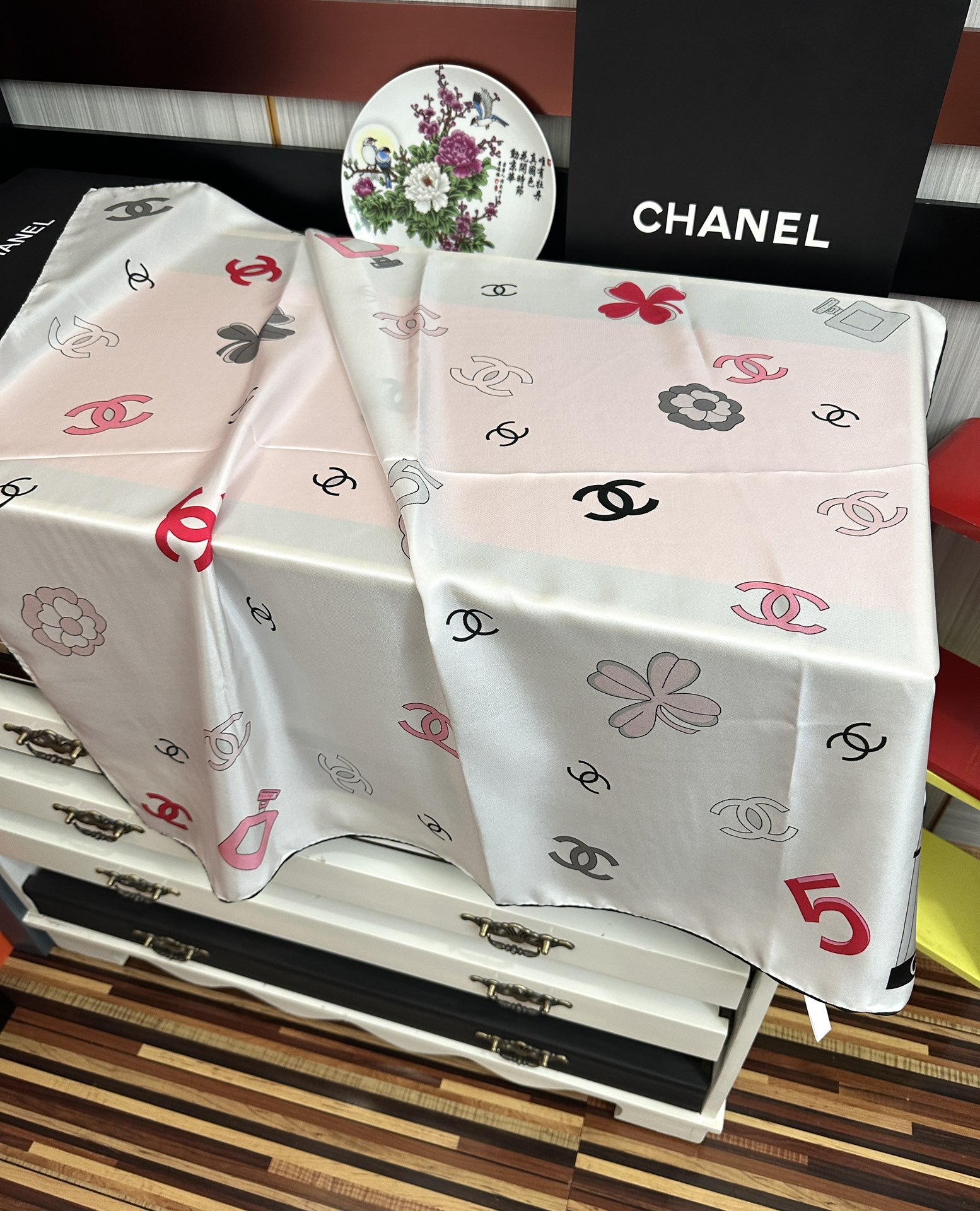 シャネルスカーフ値段コピー シルク ロゴプリント 上質商品 レディース ホワイト_8