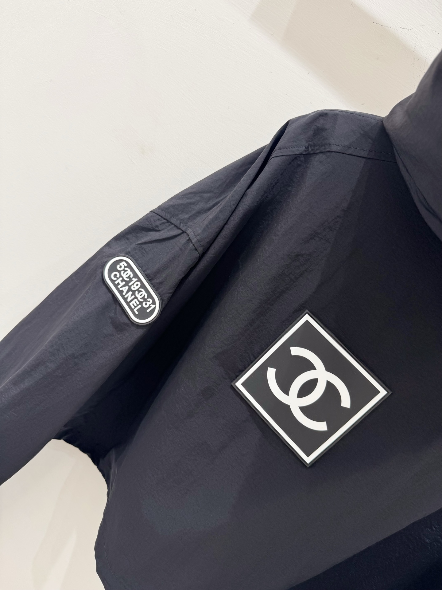 chanel ツイード ジャケット偽物 トップス アウター 軽量 日焼け止め フード付き ブラック_5