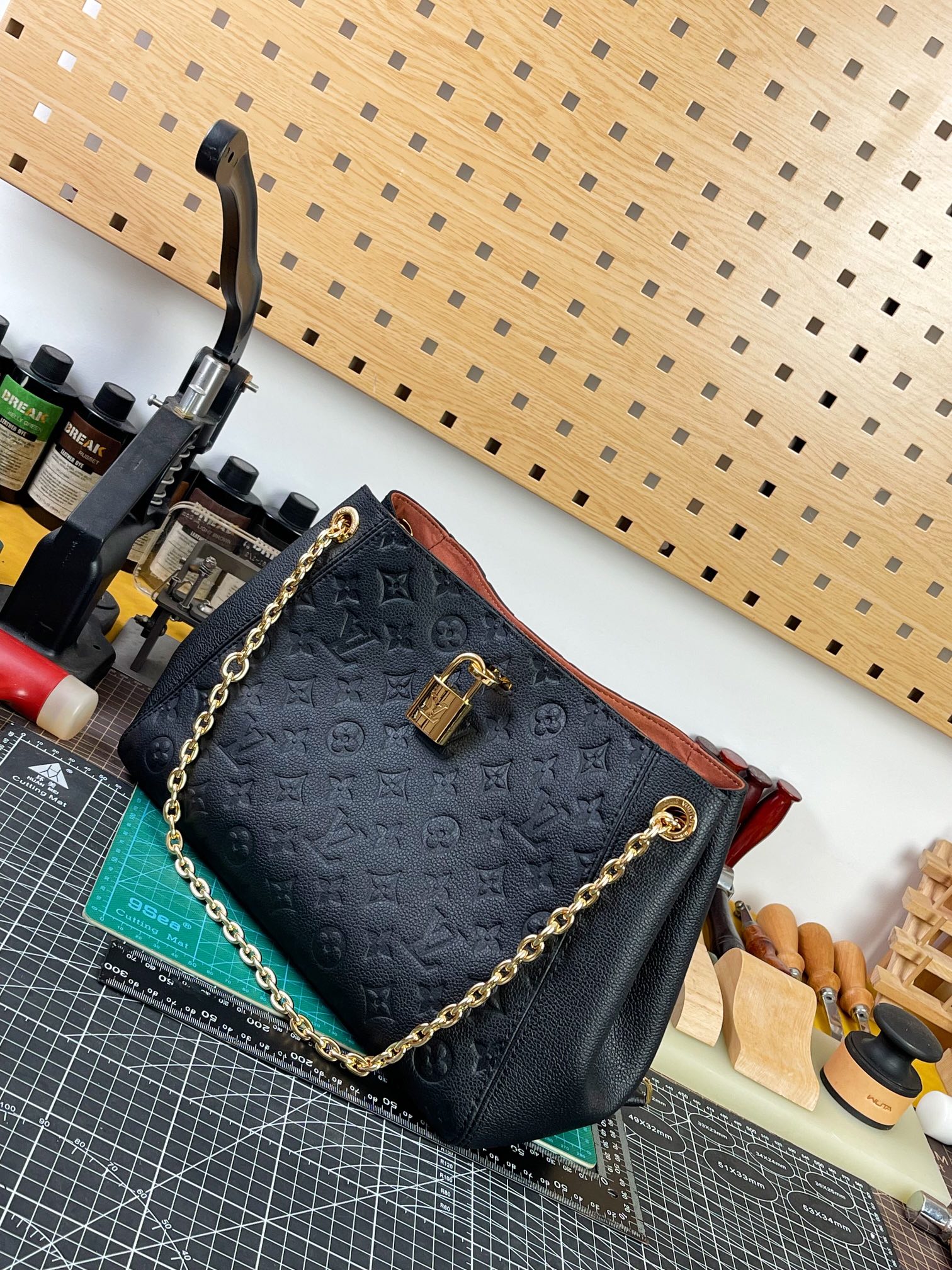 LV お洒落！ヴィトン バッグ 色落ちコピー ハンドバッグ 本革 レザー 柔らかい ブラック_1