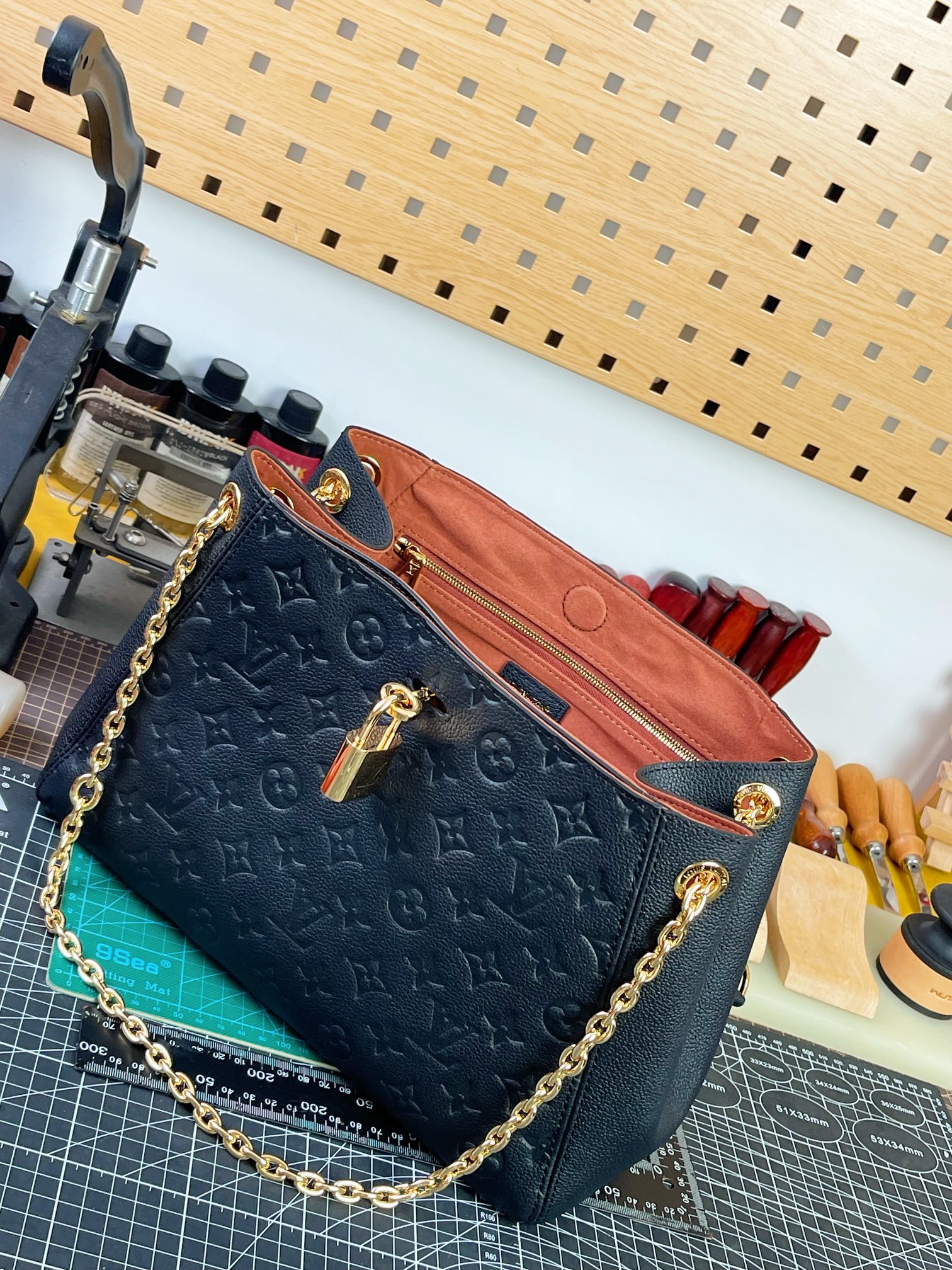 LV お洒落！ヴィトン バッグ 色落ちコピー ハンドバッグ 本革 レザー 柔らかい ブラック_4