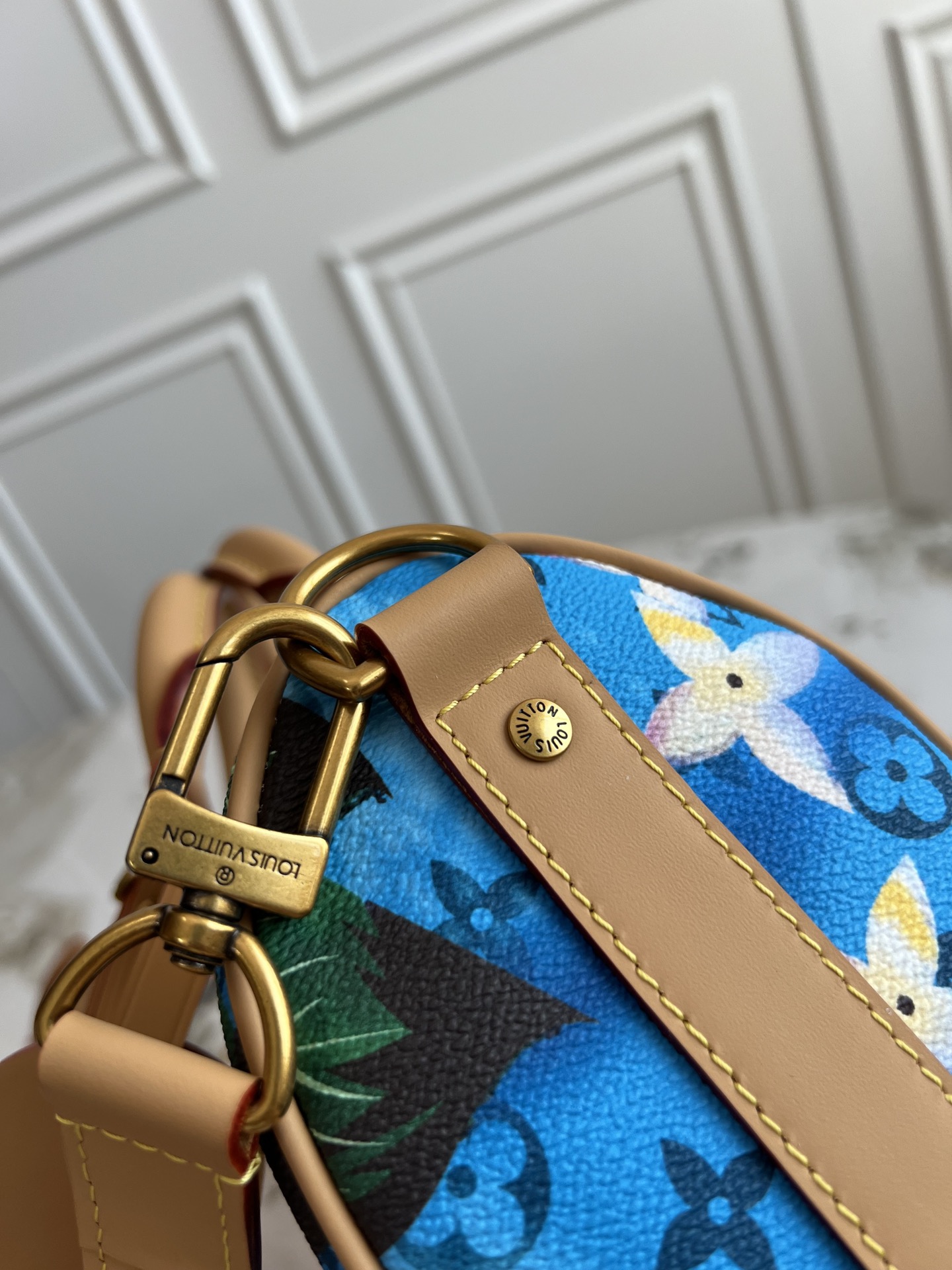 LV ルイヴィトンバッグ 買取スーパーコピー ハンドバッグ 本革  斜め掛け カラフル 芸術 ブルー_7