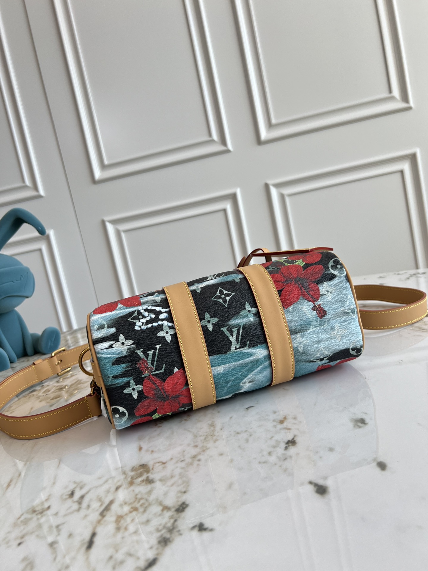 LV ルイヴィトンバッグ カプシーヌ偽物 ハンドバッグ 本革  斜め掛け カラフル 芸術 ブラック_4