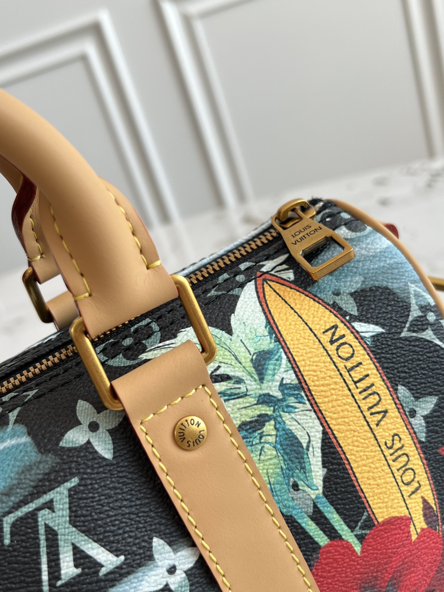 LV ルイヴィトンバッグ カプシーヌ偽物 ハンドバッグ 本革  斜め掛け カラフル 芸術 ブラック_6