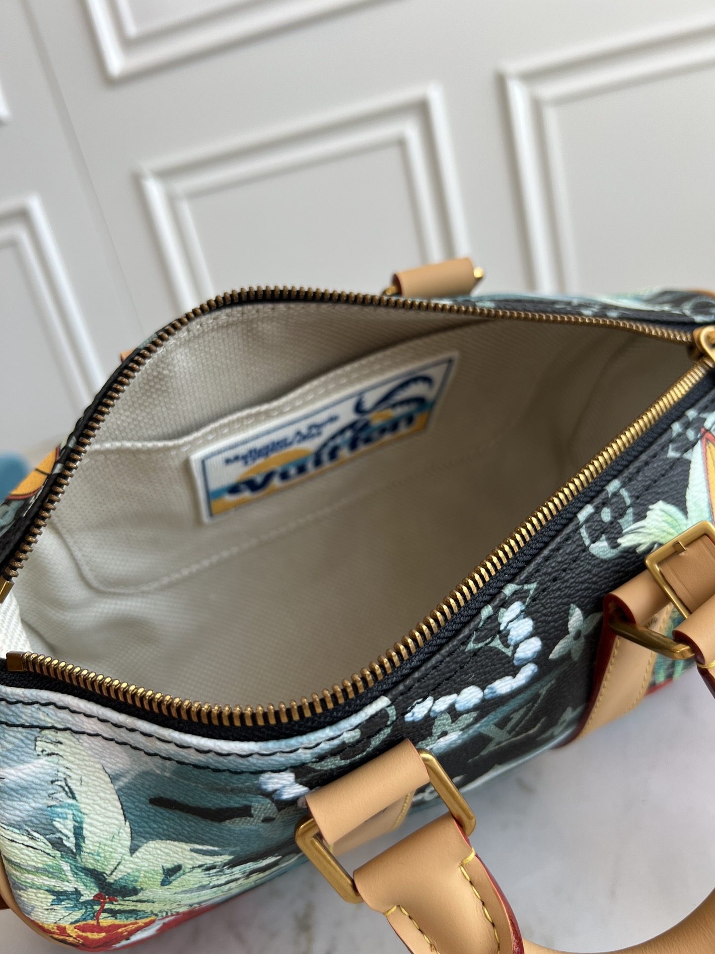 LV ルイヴィトンバッグ カプシーヌ偽物 ハンドバッグ 本革  斜め掛け カラフル 芸術 ブラック_8
