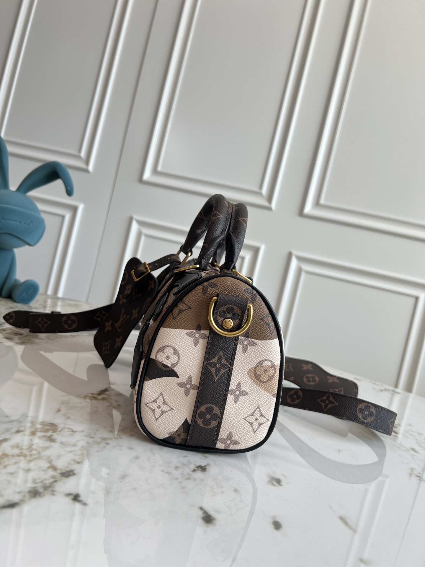 LV ルイヴィトンバッグ カビ取りコピー ハンドバッグ 本革  斜め掛け カラフル 芸術感 ブラック_2