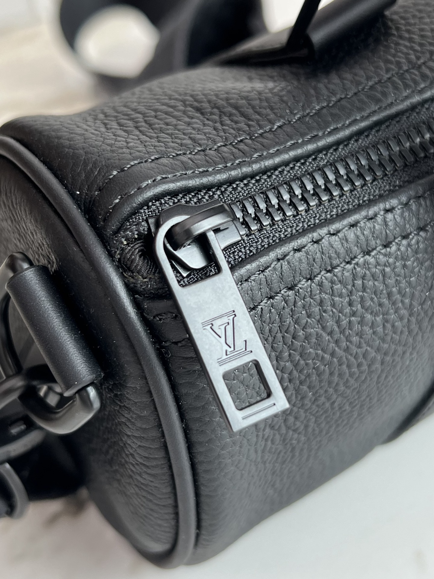 LV ヴィトン バッグ 綺麗にする偽物 本革 旅行 ハンドバッグ 柔らかい ブラック_5