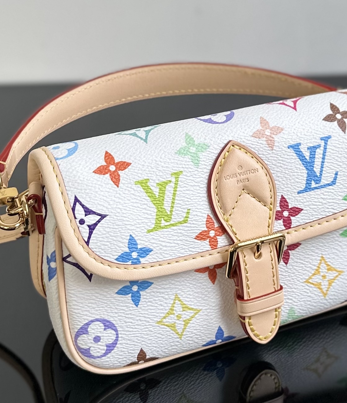 LV ルイヴィトンバッグ 草間彌生スーパーコピー 斜め掛け ハンドバッグ 優雅 柔らかい ホワイト_7