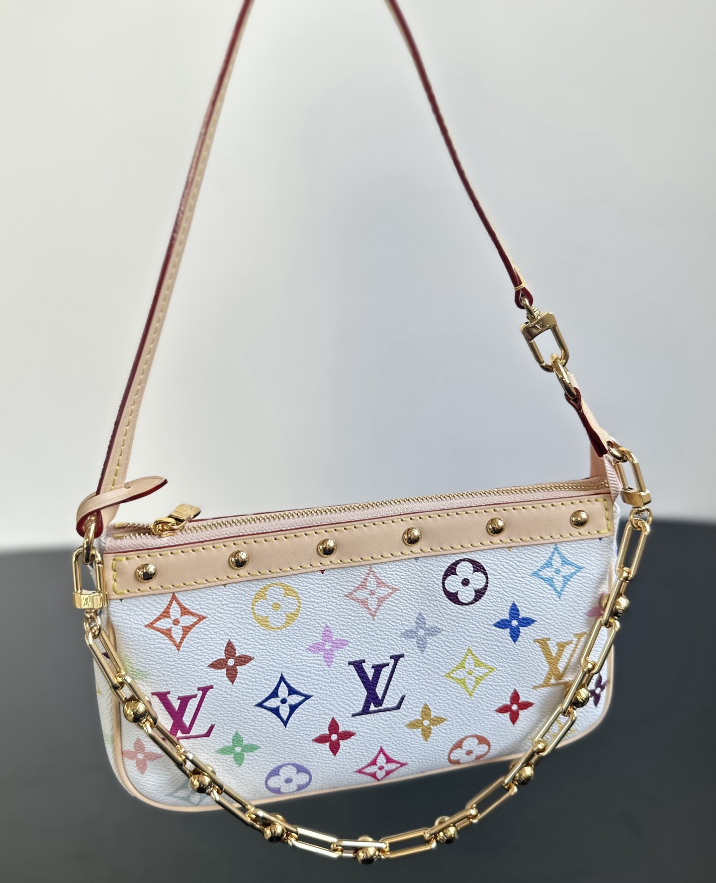 LV 人気流行品ルイヴィトン 黒カバンコピー レザー 優雅レディ ハンドバッグ 柔軟 ホワイト_6