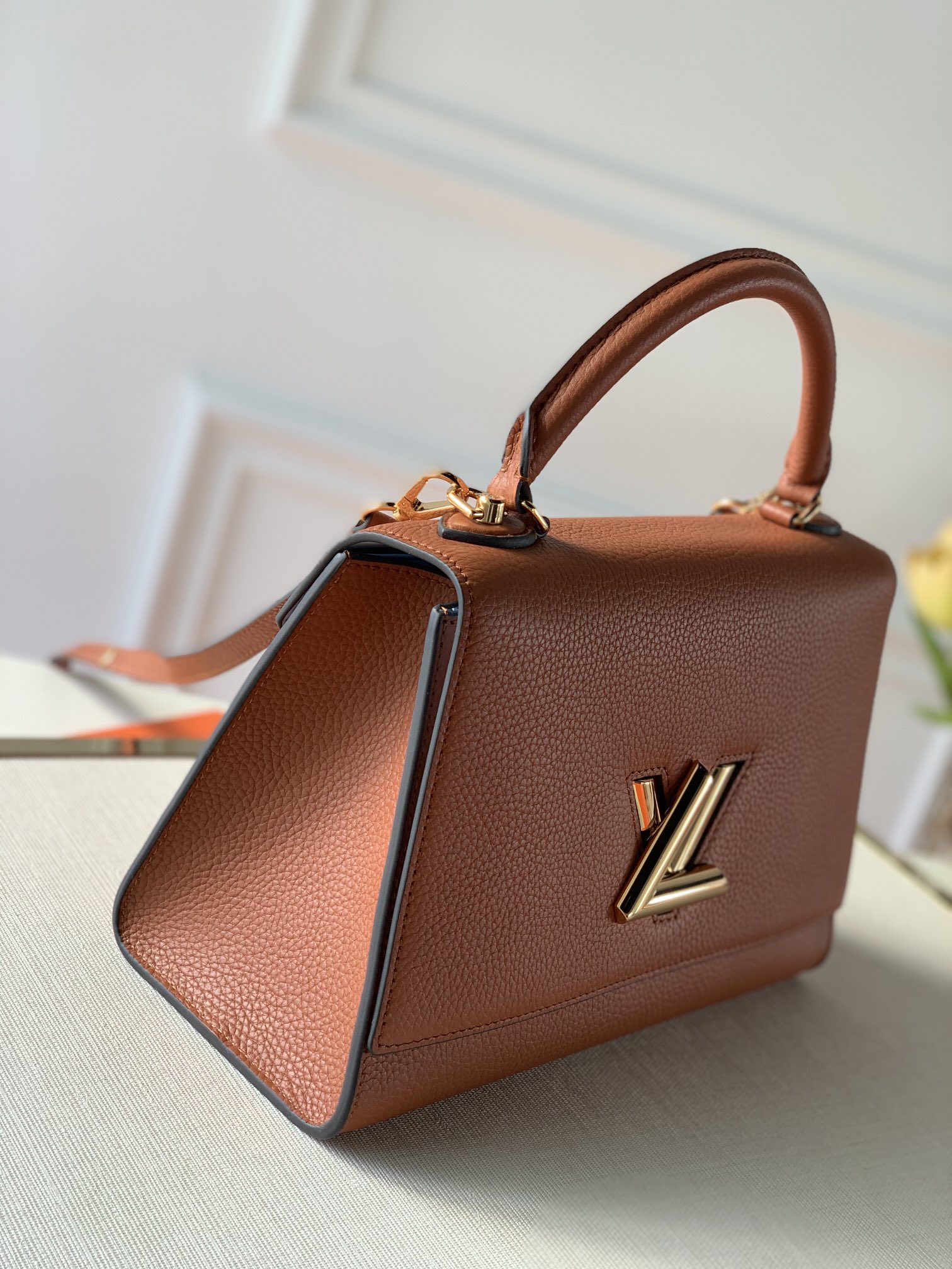 LV ヴィトン バッグ 結婚式スーパーコピー M57897 優雅レディ 柔軟 ハンドバッグ 斜め掛け ブラウン_3