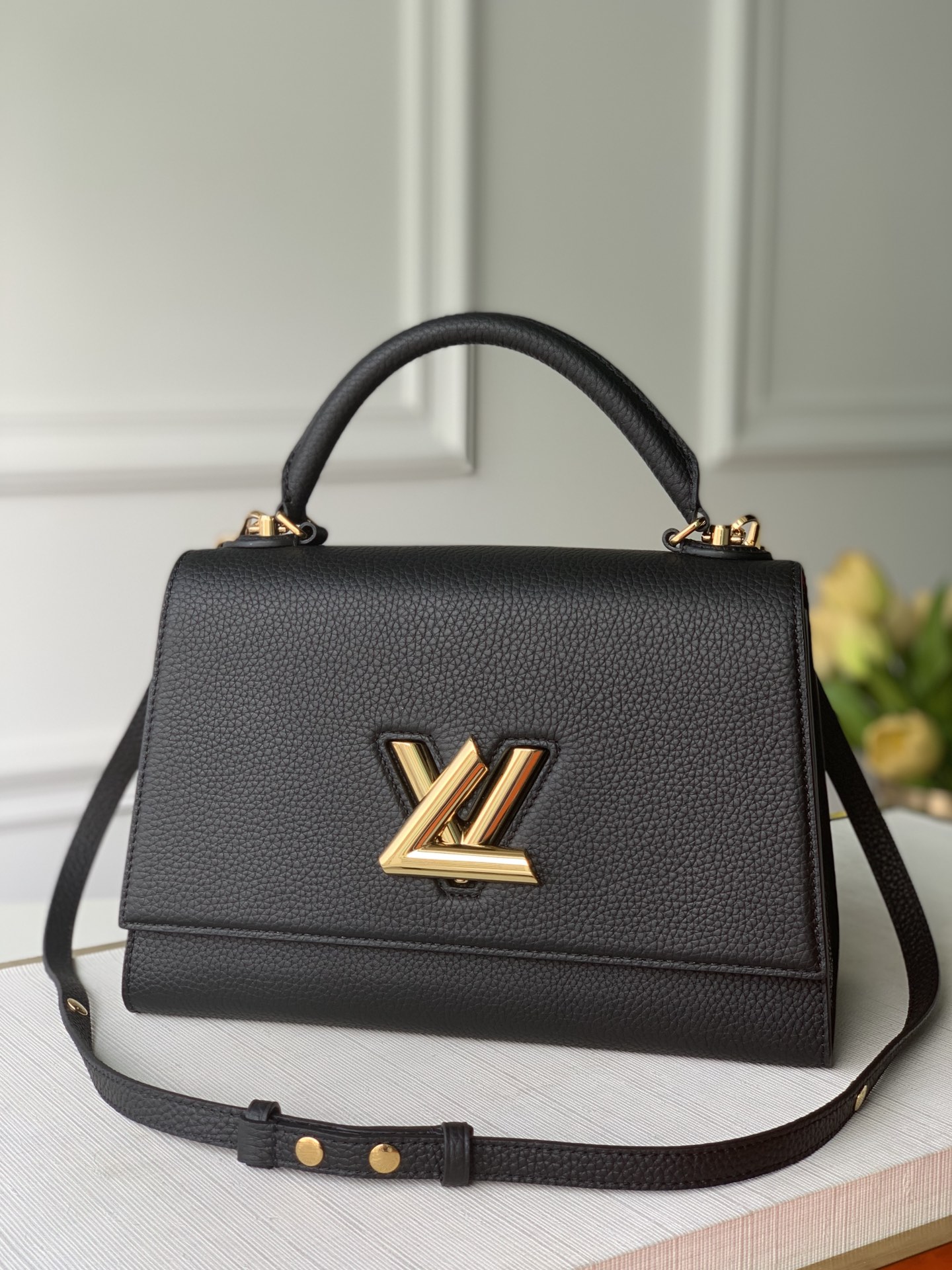 LV ルイヴィトンバッグ シリアルナンバーコピー M57090 優雅レディ 柔軟 ハンドバッグ 斜め掛け ブラック_1
