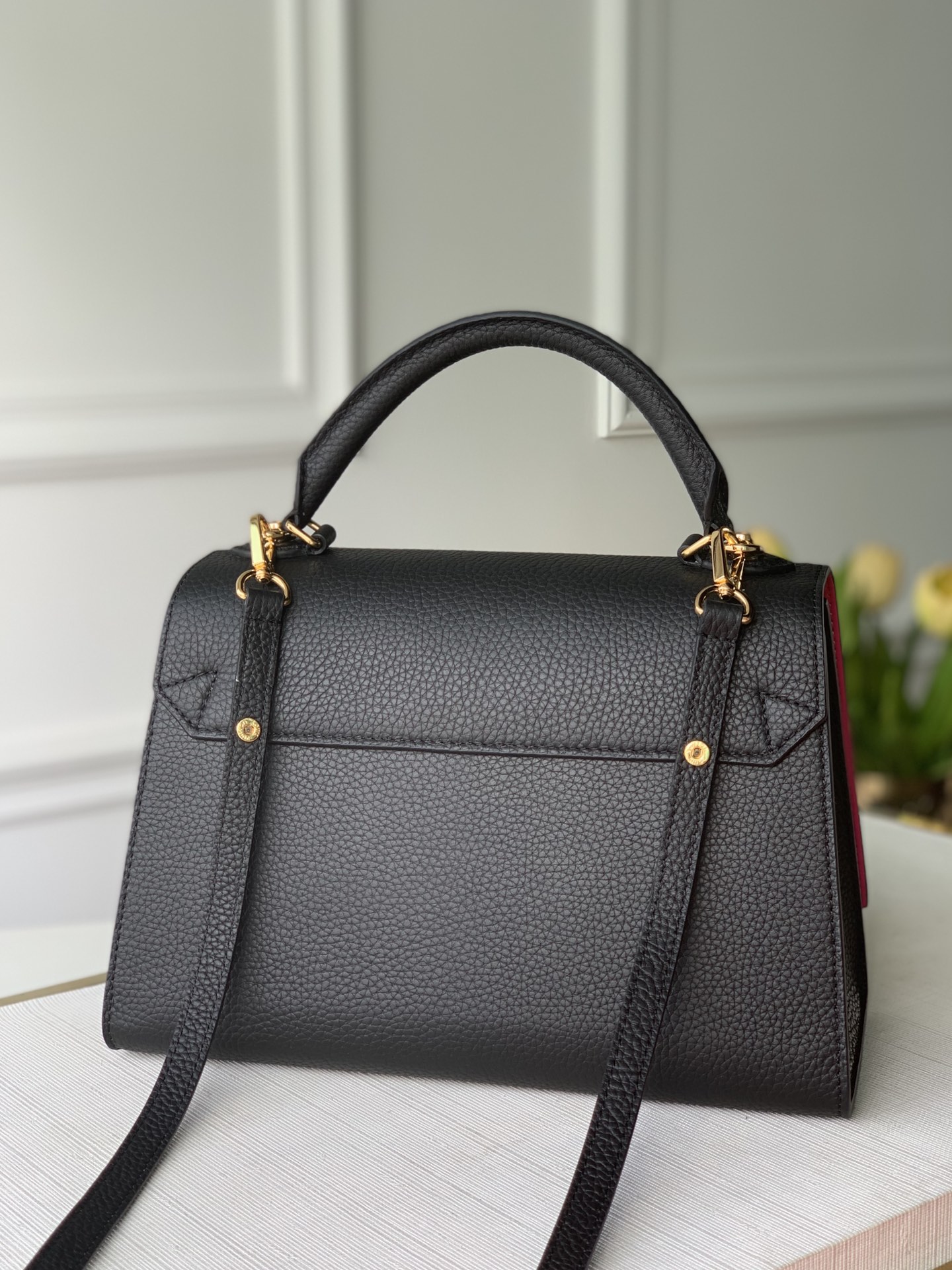 LV ルイヴィトンバッグ シリアルナンバーコピー M57090 優雅レディ 柔軟 ハンドバッグ 斜め掛け ブラック_2