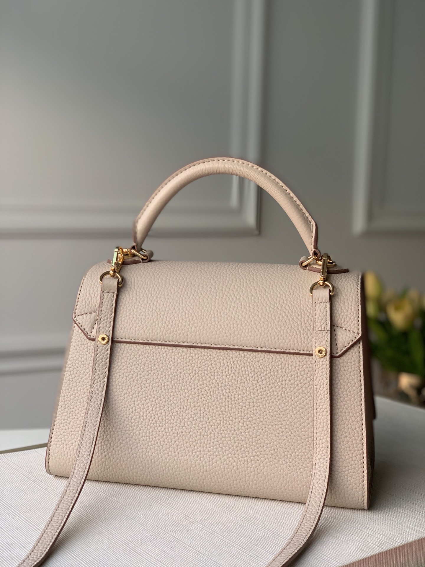 LV ヴィトン バッグ シンプル偽物 M57092 優雅レディ 柔軟 ハンドバッグ 斜め掛け ベージュ色_2
