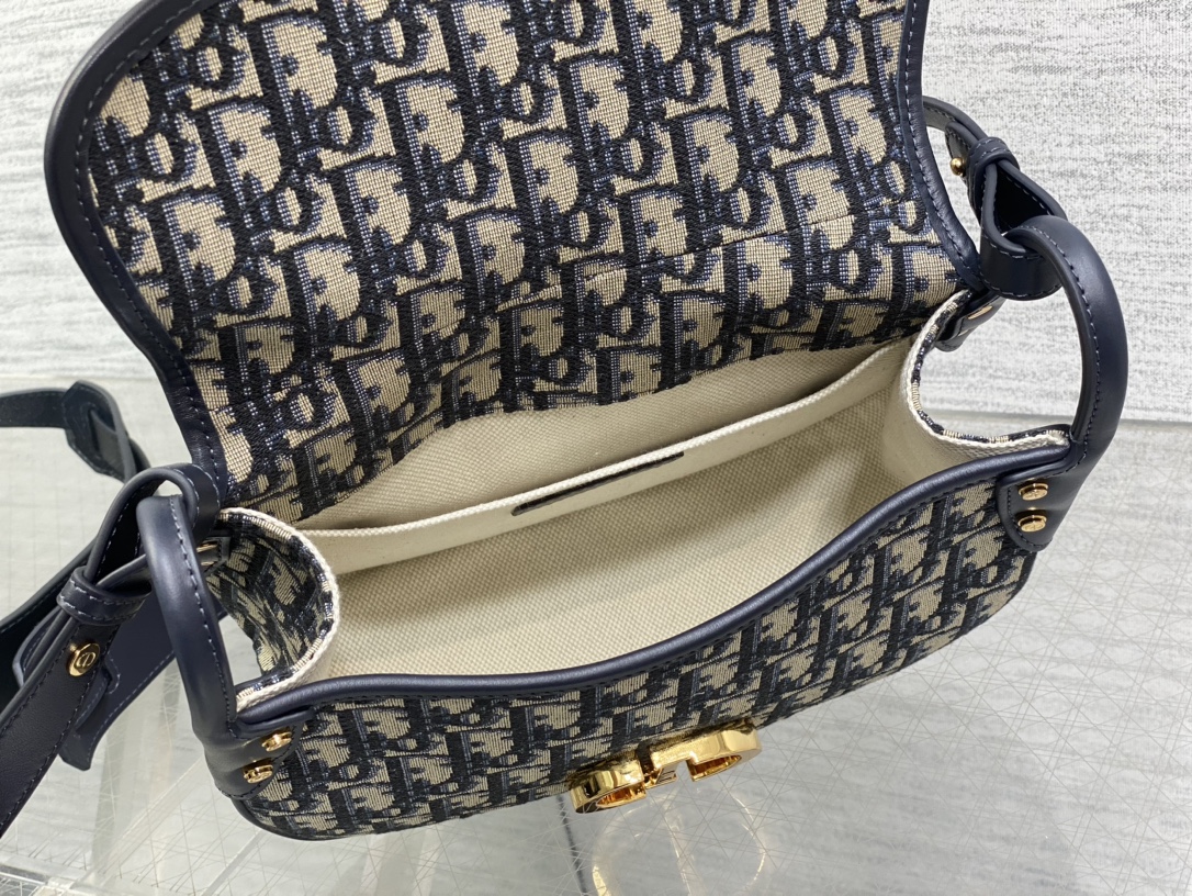 dior バッグスーパーコピー 斜め掛けバッグ 本革 レザー 花柄 シンプル ブラック_3