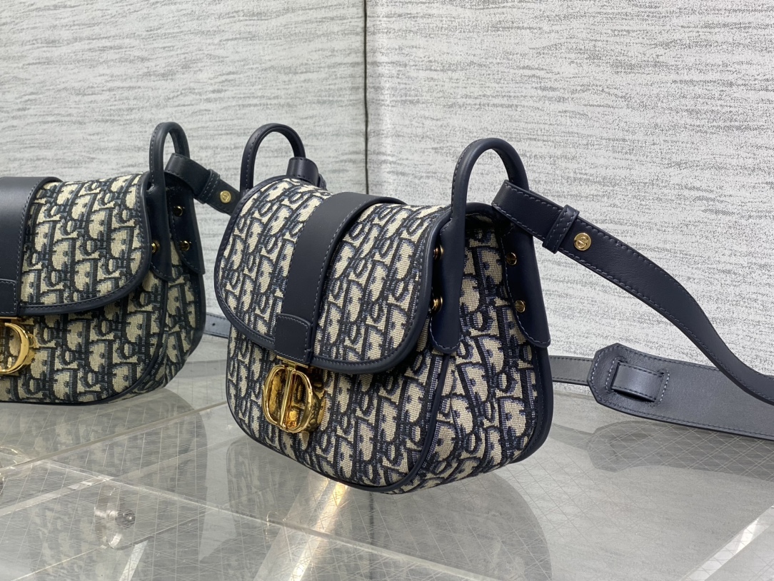 dior バッグスーパーコピー 斜め掛けバッグ 本革 レザー 花柄 シンプル ブラック_4