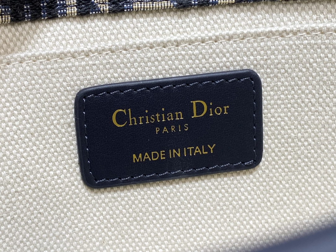 dior バッグスーパーコピー 斜め掛けバッグ 本革 レザー 花柄 シンプル ブラック_8