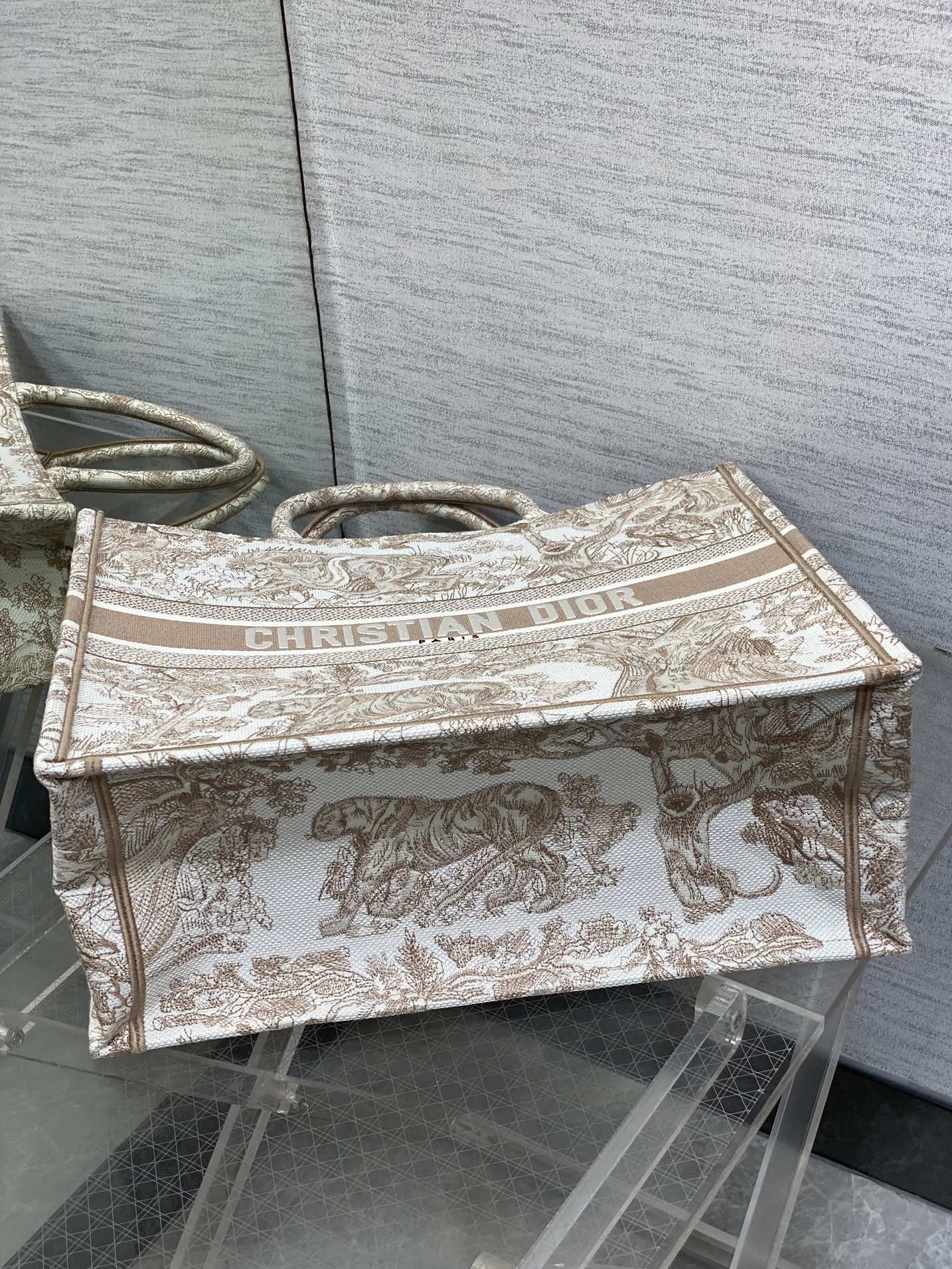 大得価のレディ ディオール偽物 トート ハンドバッグ 本革 レザー プリント シンプル 杏色_3