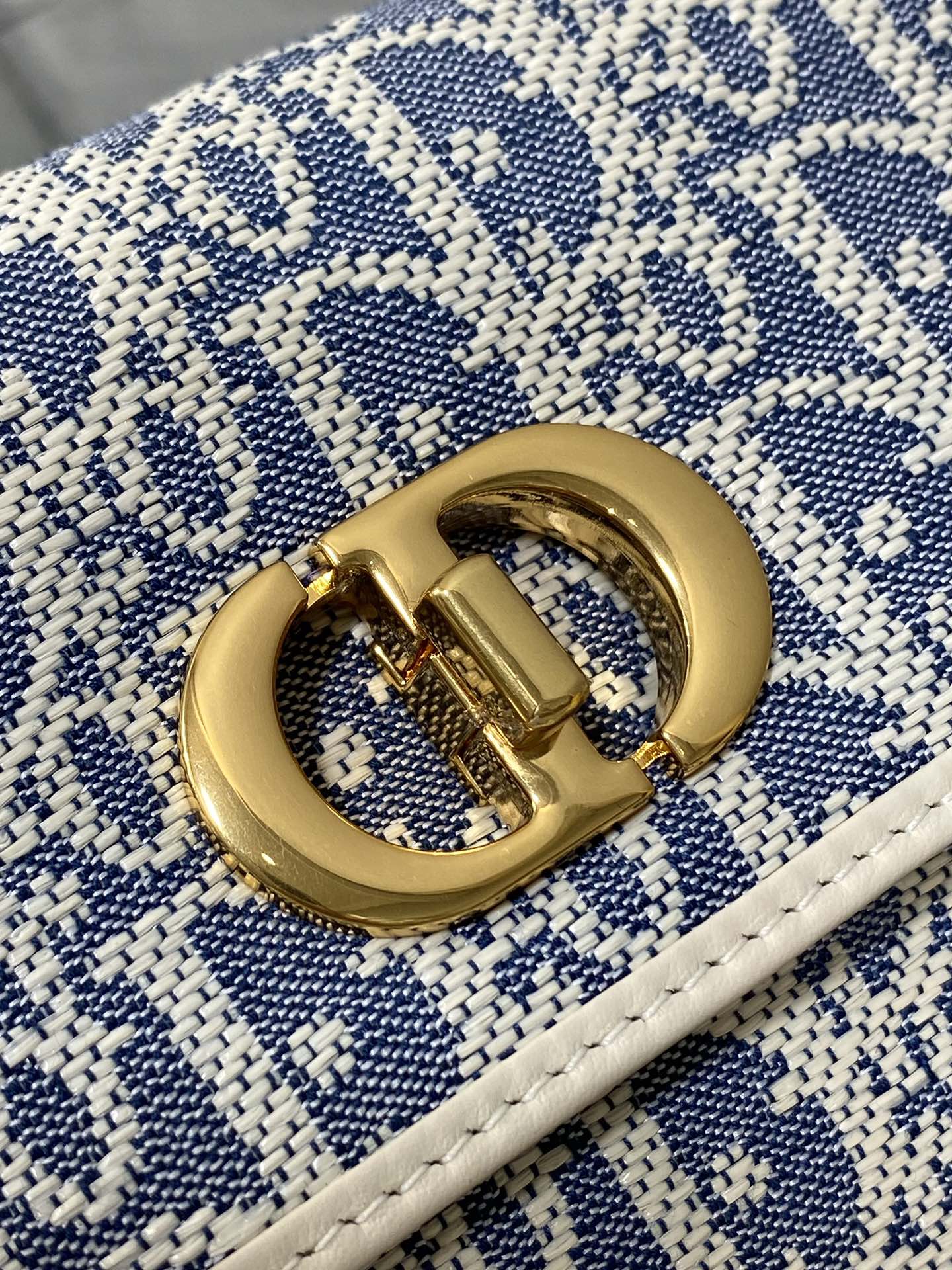 爆買いできる dior クラッチ バッグコピー 優雅レディ 斜め掛けバッグ 本革 花柄 レザー ブルー_4