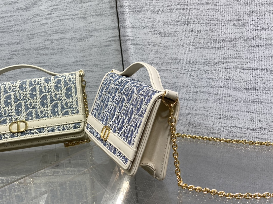 魅力的なdior サドル バッグスーパーコピー 優雅レディ 斜め掛けバッグ 本革 花柄 レザー ブルー_4