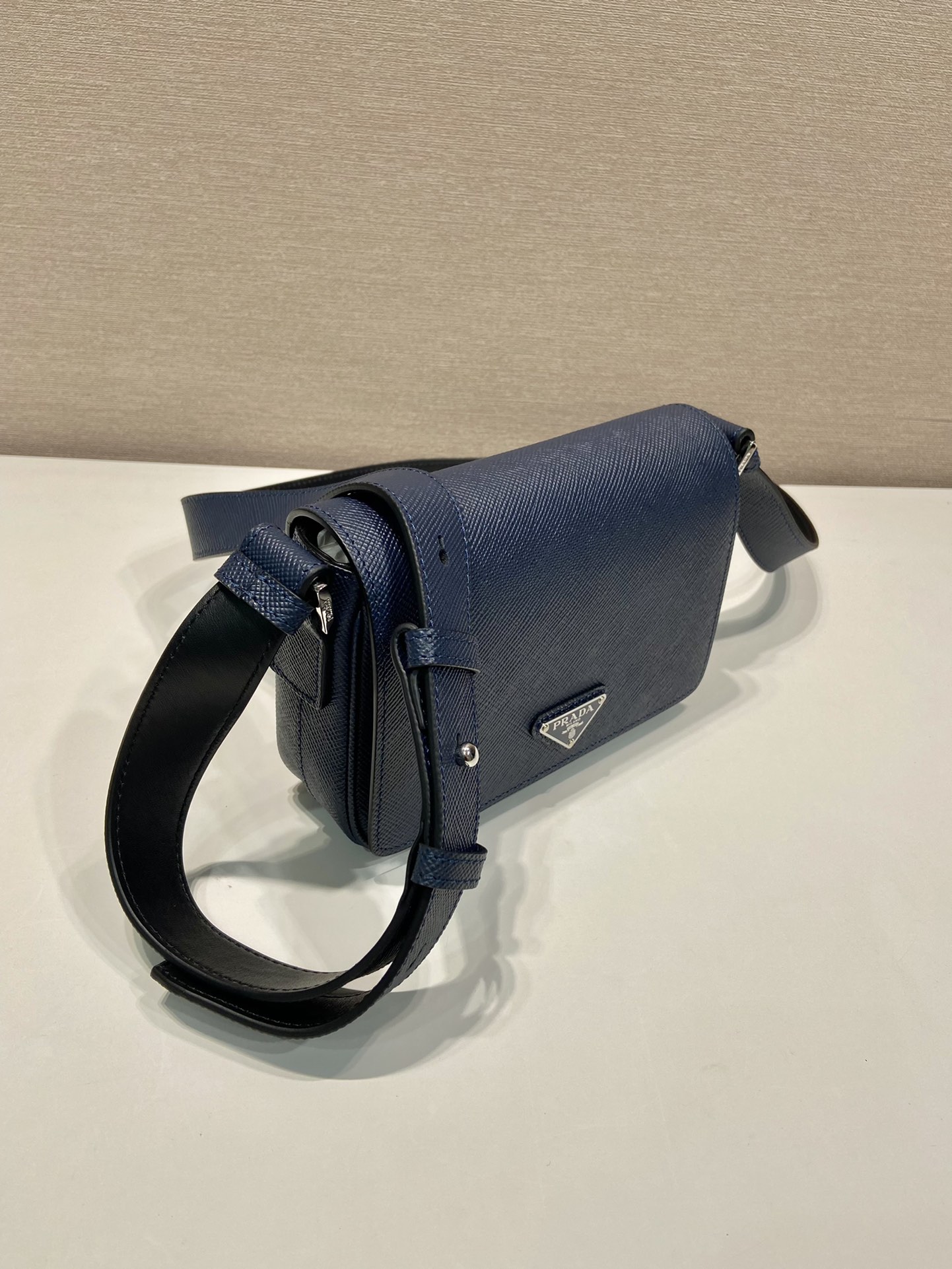 超人気 プラダバッグ レディ偽物 シンプル 斜め掛けバッグ 牛革 レザー 柔軟 2VD065 ブルー_3