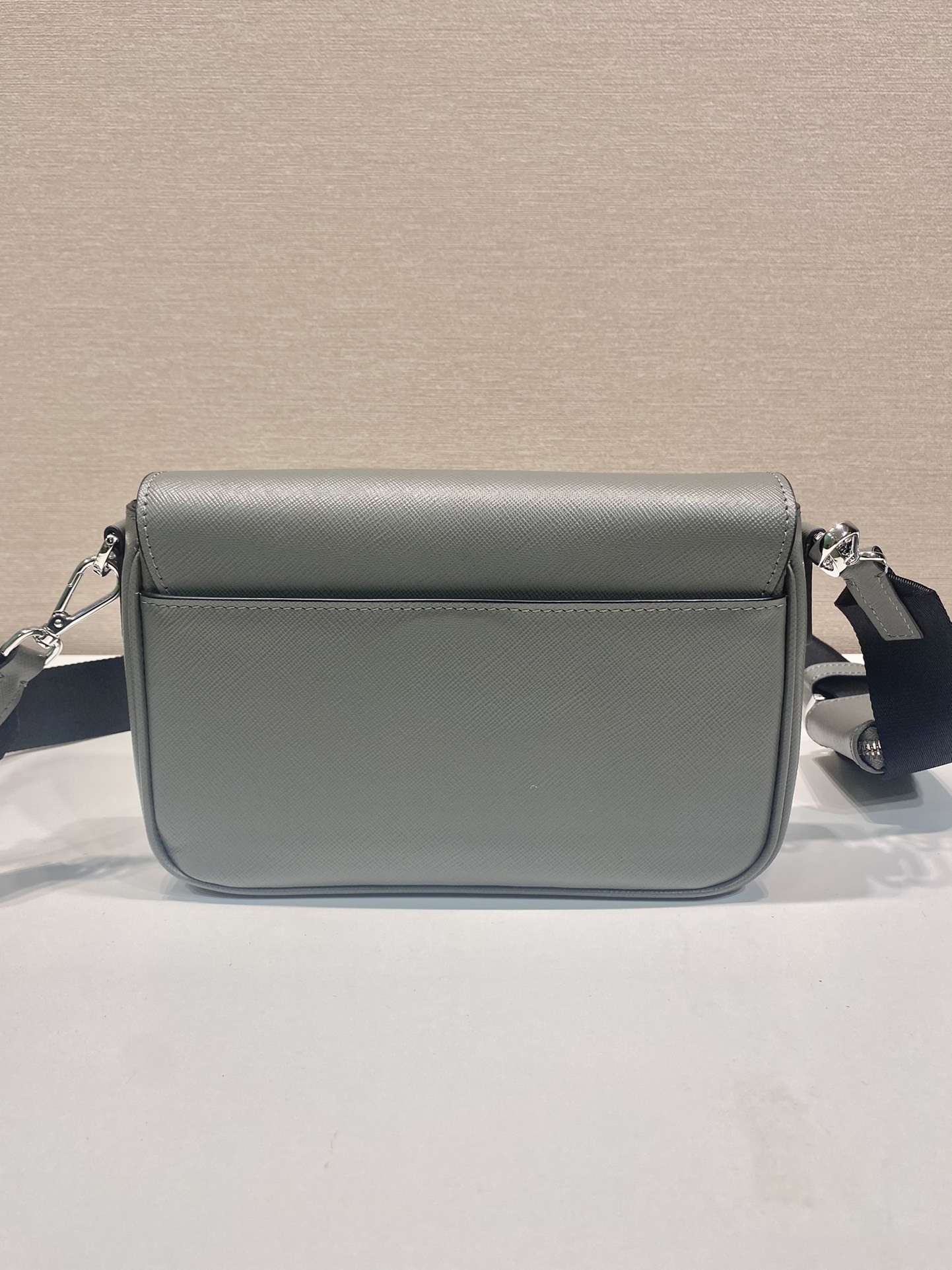 プラダバッグ アウトレット 値段スーパーコピー通勤 斜め掛けバッグ 牛革 レザー 柔軟 2VD059 グレー_5