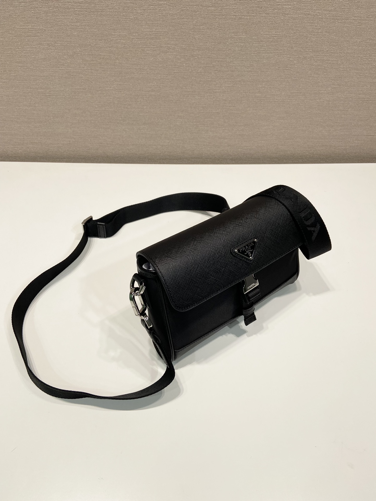 超激得価格 アウトレット プラダバッグ偽物 ミニ 斜め掛けバッグ 牛革 レザー 柔軟 2VD044 ブラック_5