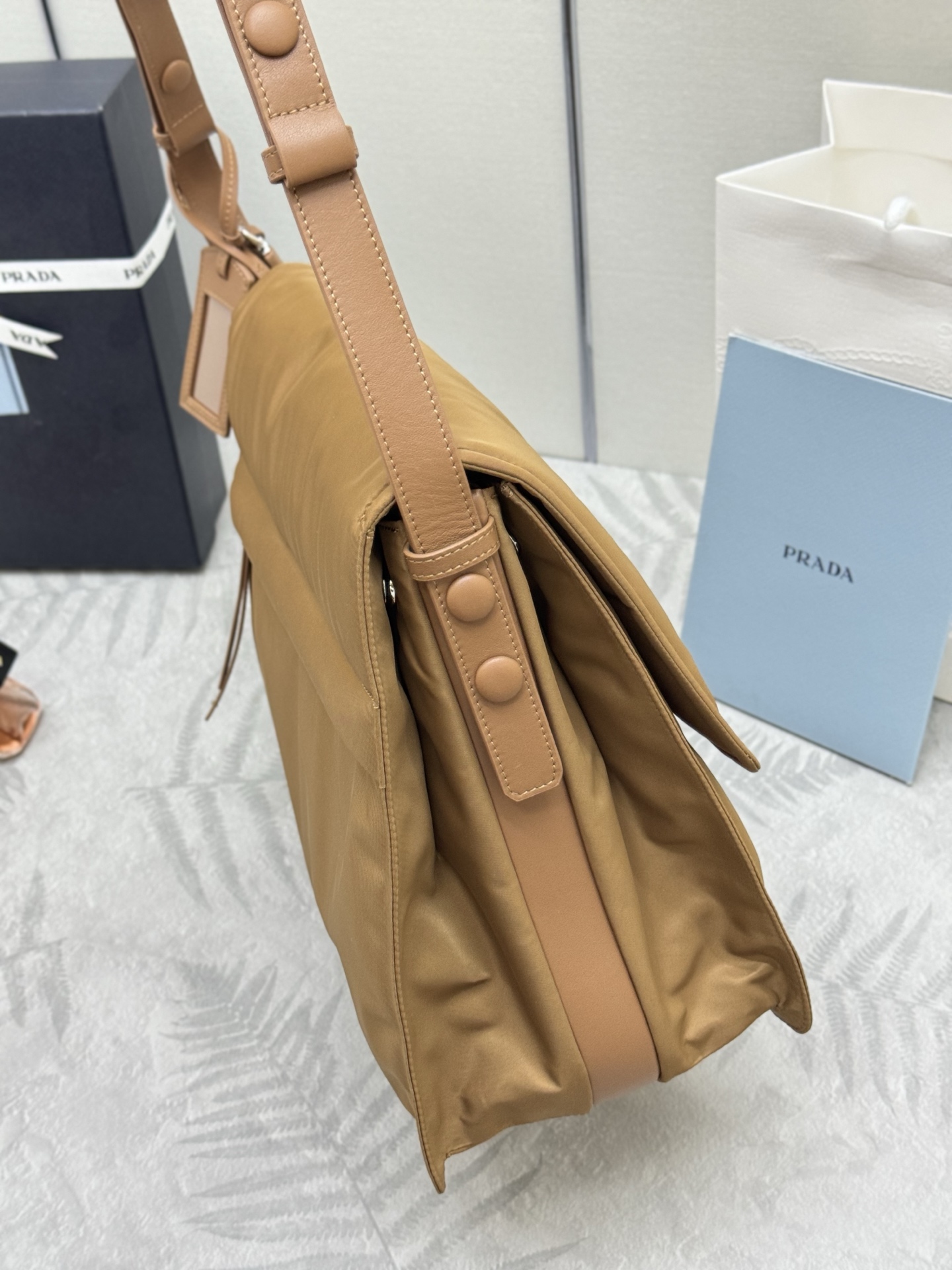 プラダ バッグ スーパーコピー 斜め掛けバッグ 牛革 レザー 柔らかい 1BD256 ブラウン_6