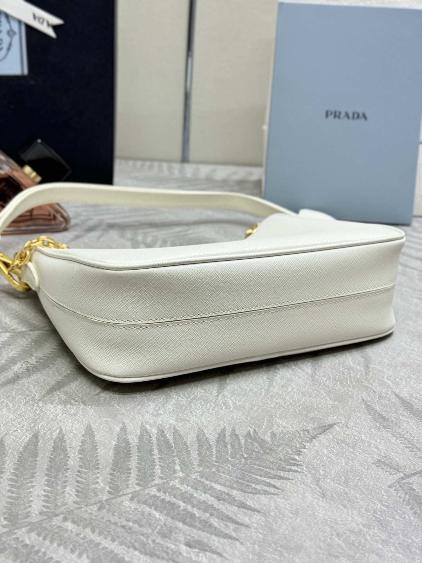 プラダバッグ ショルダーコピー ハンドバッグ  Hobo 牛革 レザー 柔らかい 1BC204 ホワイト_5