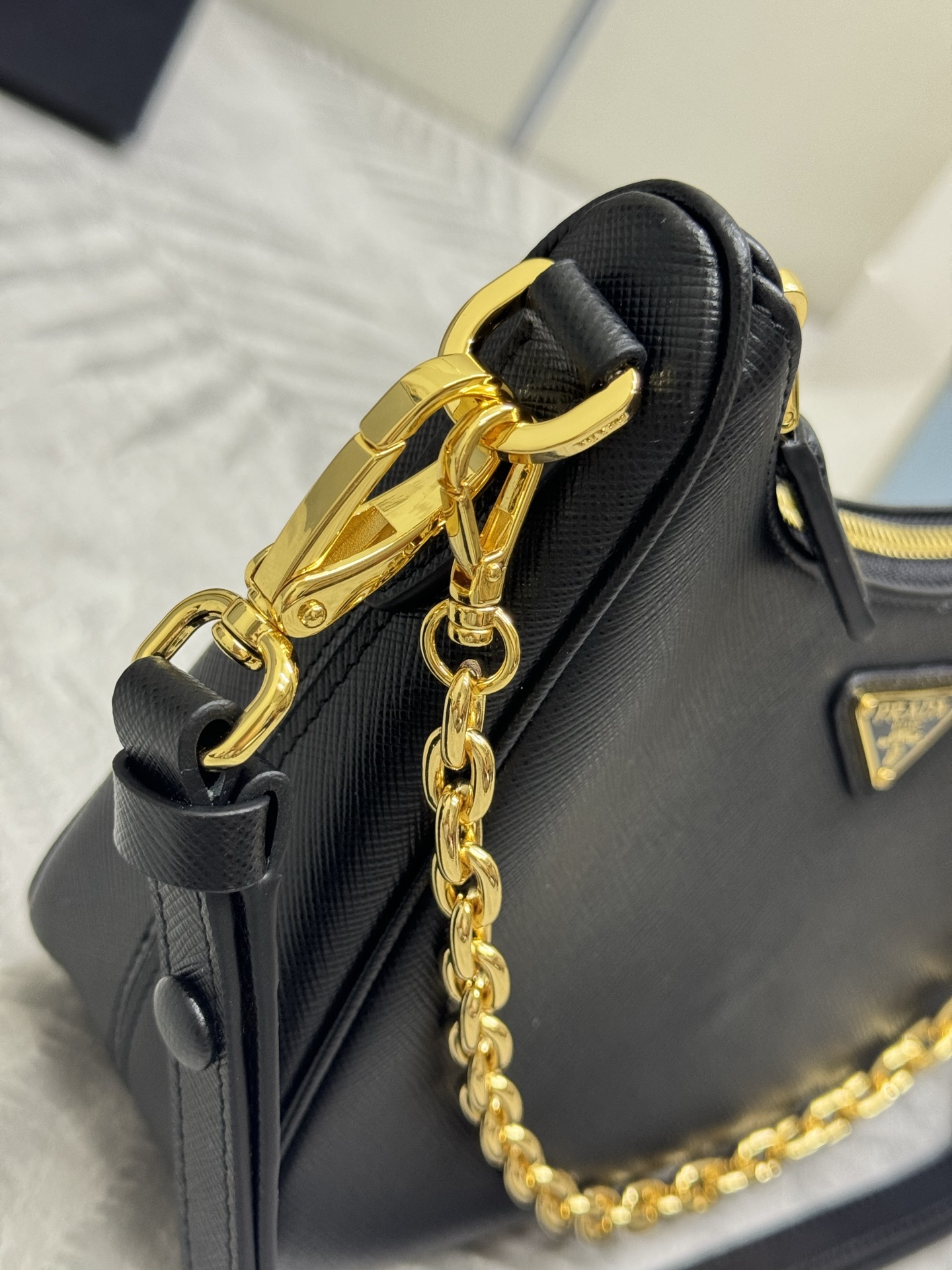 プラダバッグ シャーリングスーパーコピー ハンドバッグ  Hobo 牛革 レザー 柔らかい 1BC204 ブラック_8