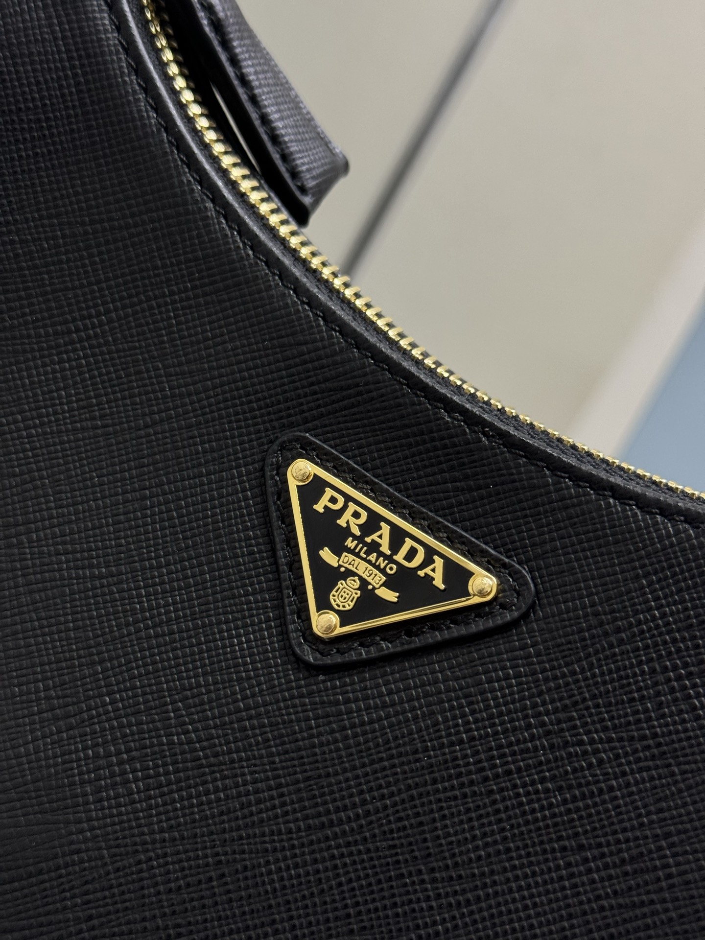 プラダバッグ シャーリングスーパーコピー ハンドバッグ  Hobo 牛革 レザー 柔らかい 1BC204 ブラック_9