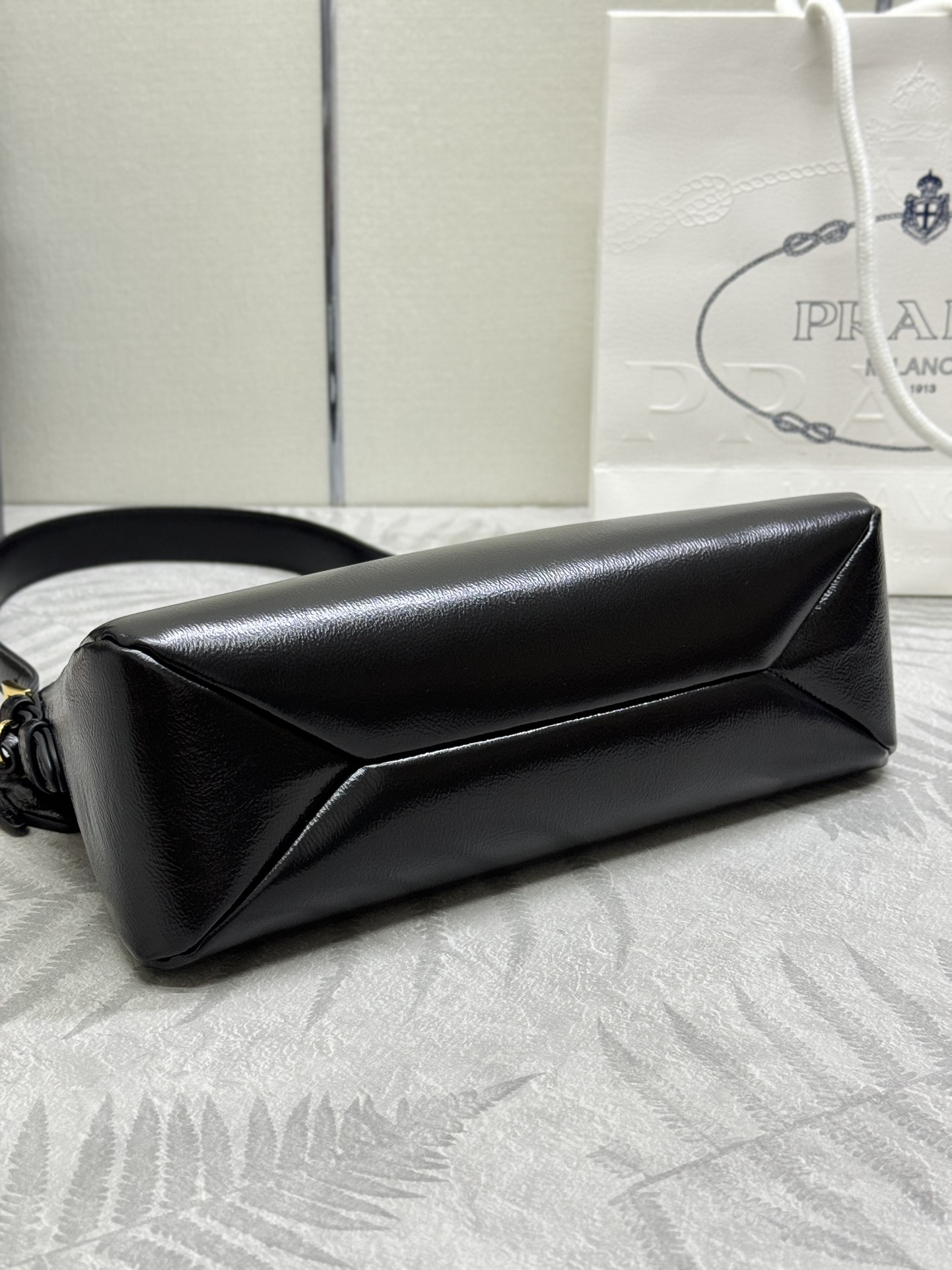 プラダバッグ 種類コピー 人気商品 ハンドバッグ Hobo 牛革 レザー 柔らかい 1BC229 ブラック_5