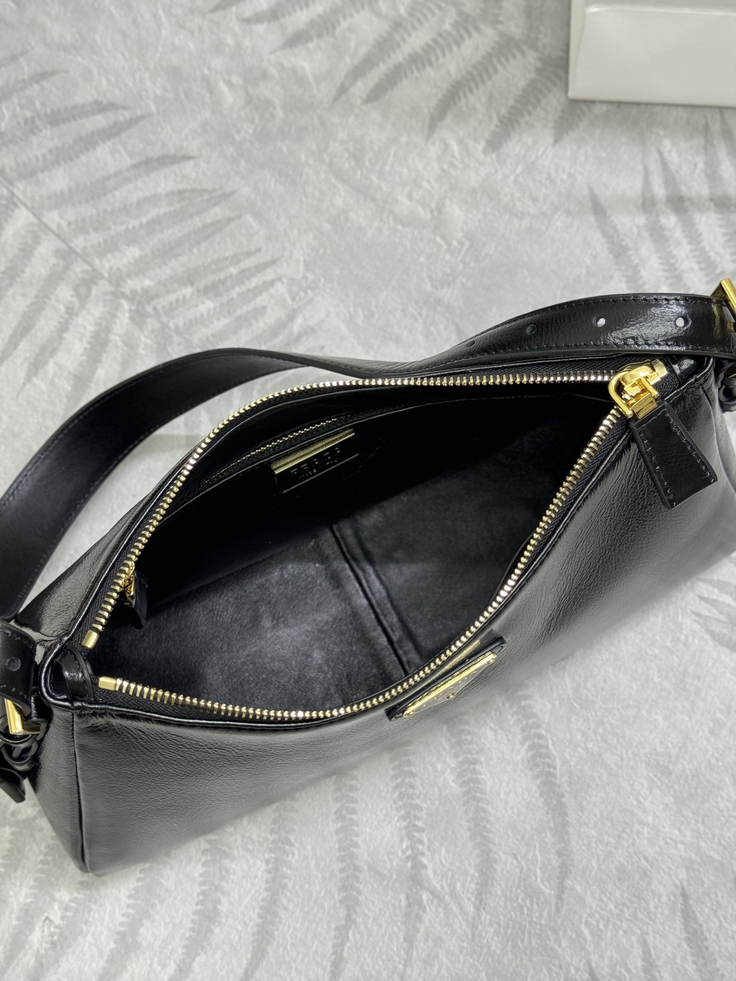 プラダバッグ 種類コピー 人気商品 ハンドバッグ Hobo 牛革 レザー 柔らかい 1BC229 ブラック_7