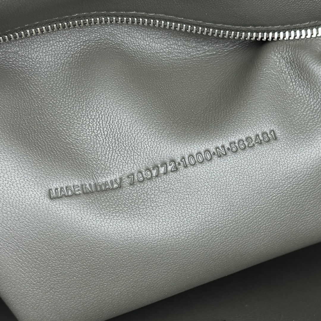 新作品 balenciaga バッグ激安通販 本革 レザー ハンドバッグ 大容量 92866 グレー_9